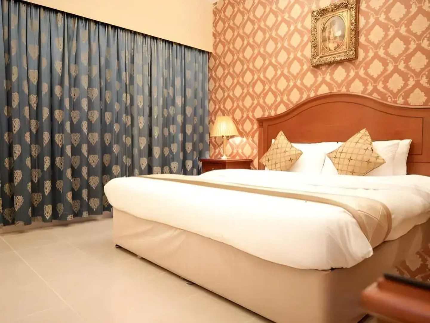 Royal Concorde Hotel & Suite