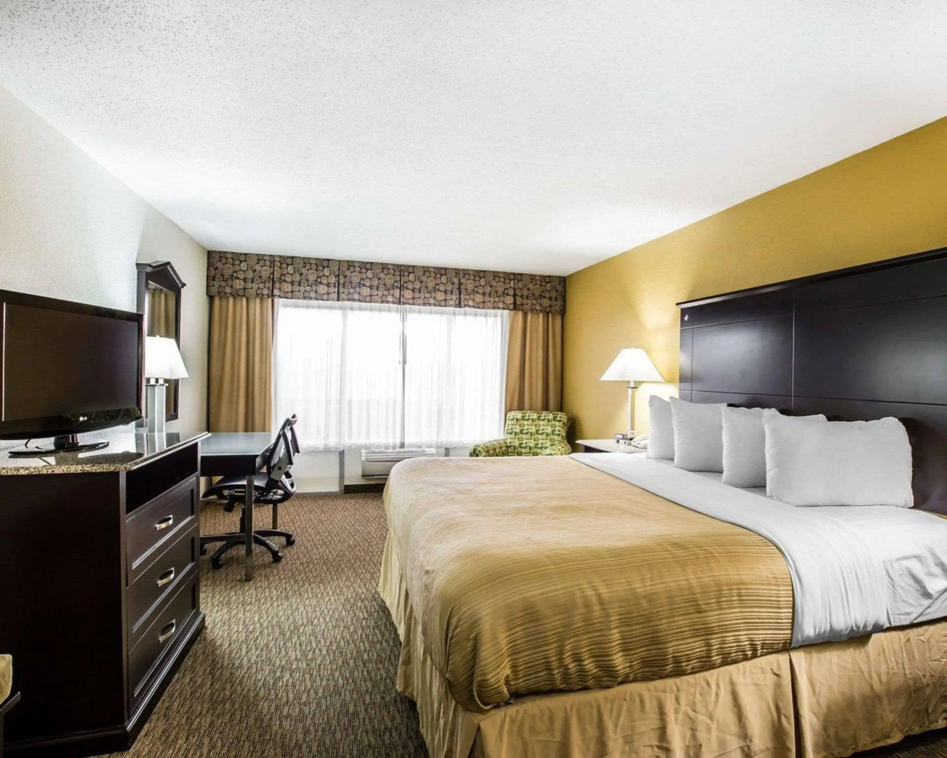 Quality Inn & Suites - Greensboro-High Point