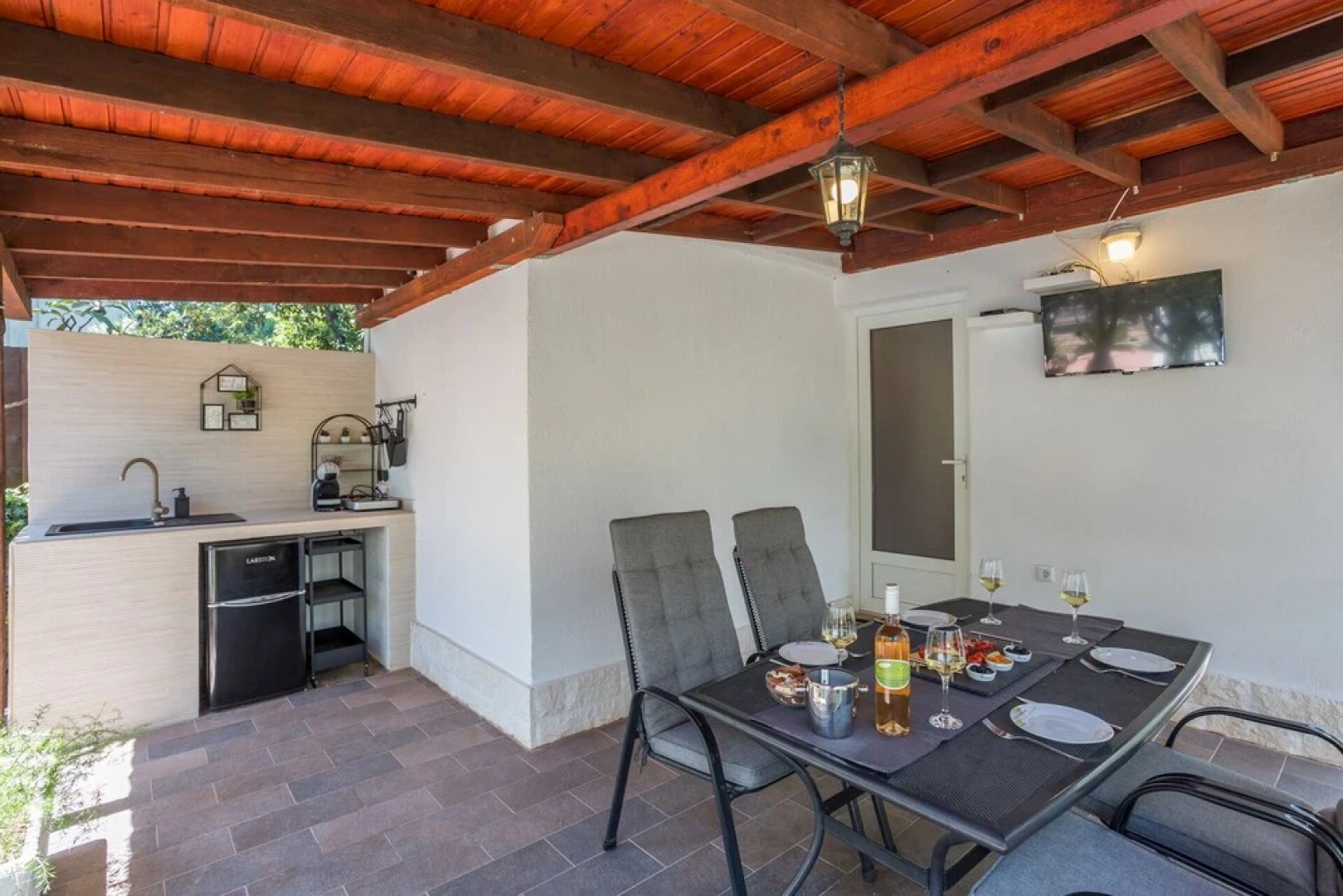 House With big Walled Garden and Swimming Pool