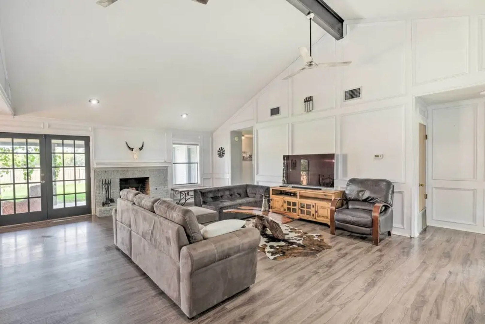 Pet-friendly Lockhart Home w/ Private Yard!