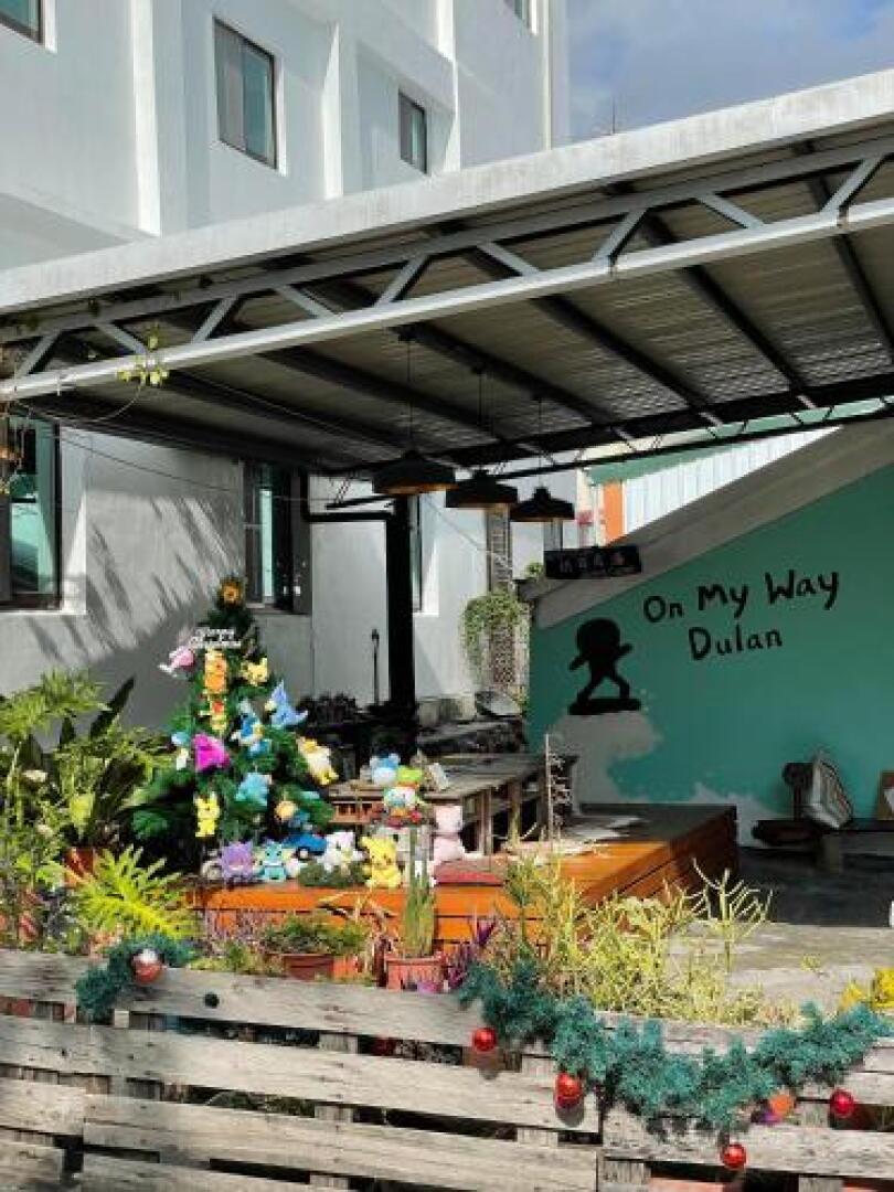 Backpacker Dog Hostel