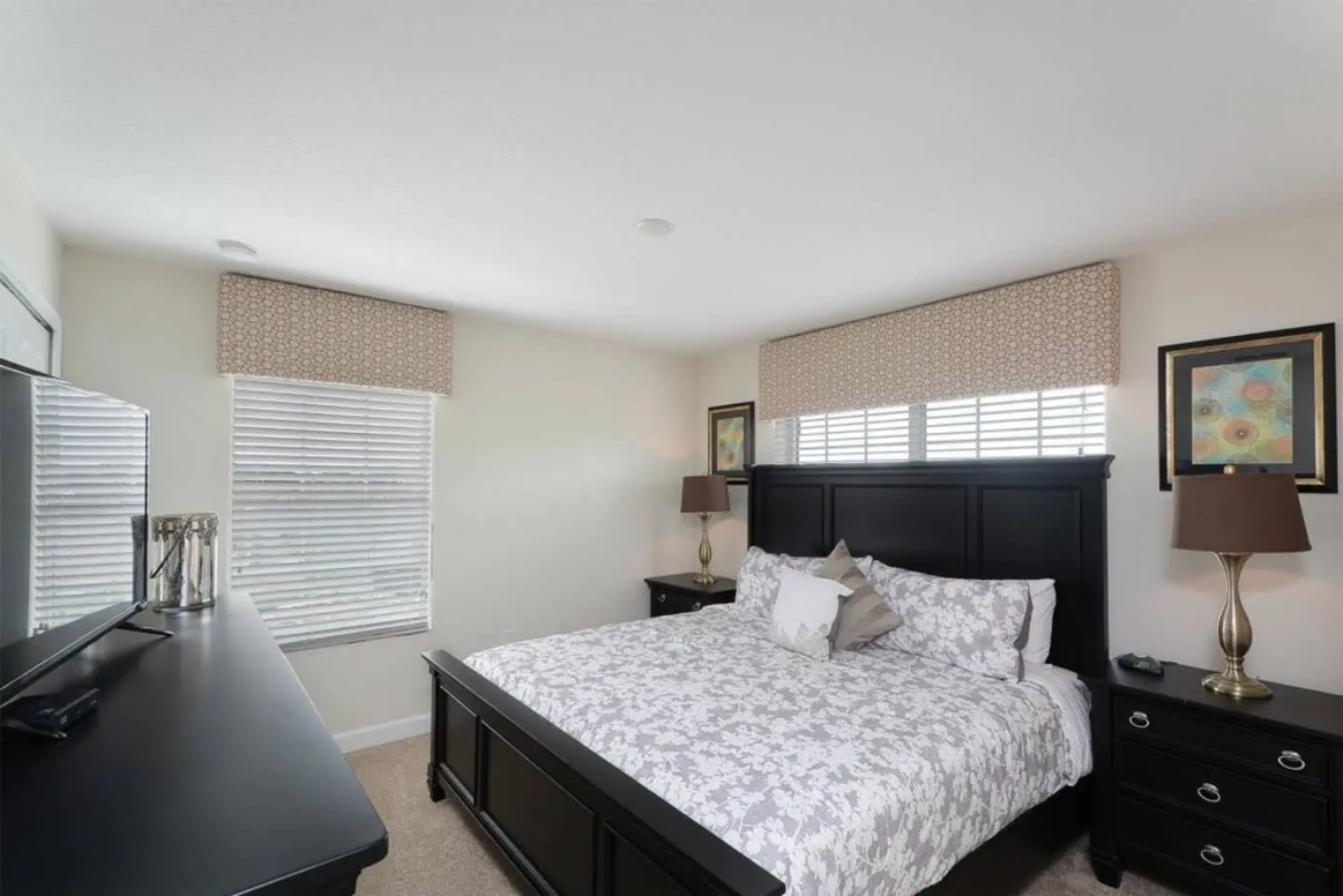 5 bedroom villa at Storey Lake