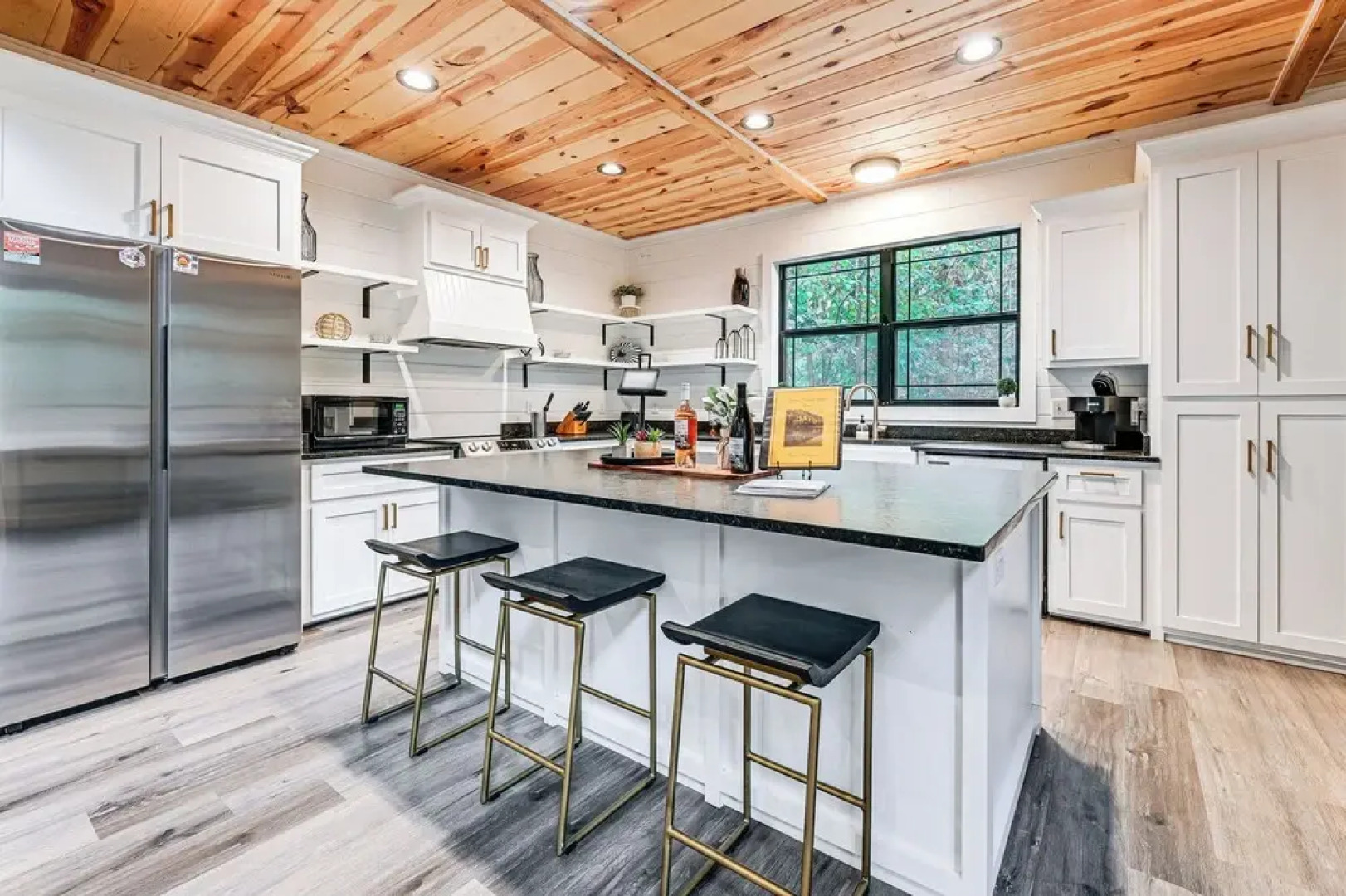 6 Mi to Broken Bow Lake: Home w/ Game Room!