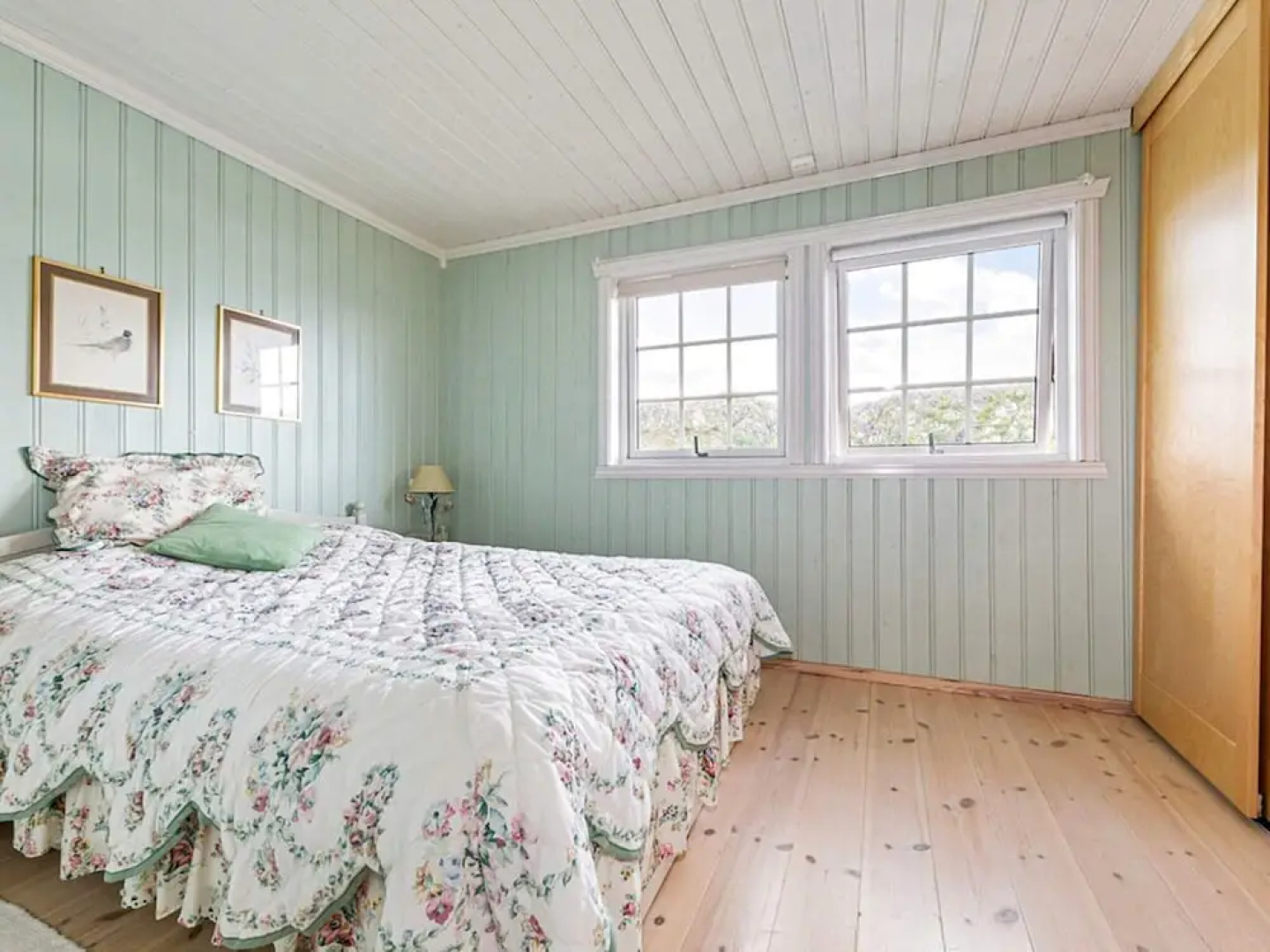 10 Person Holiday Home in Kalvag-by Traum
