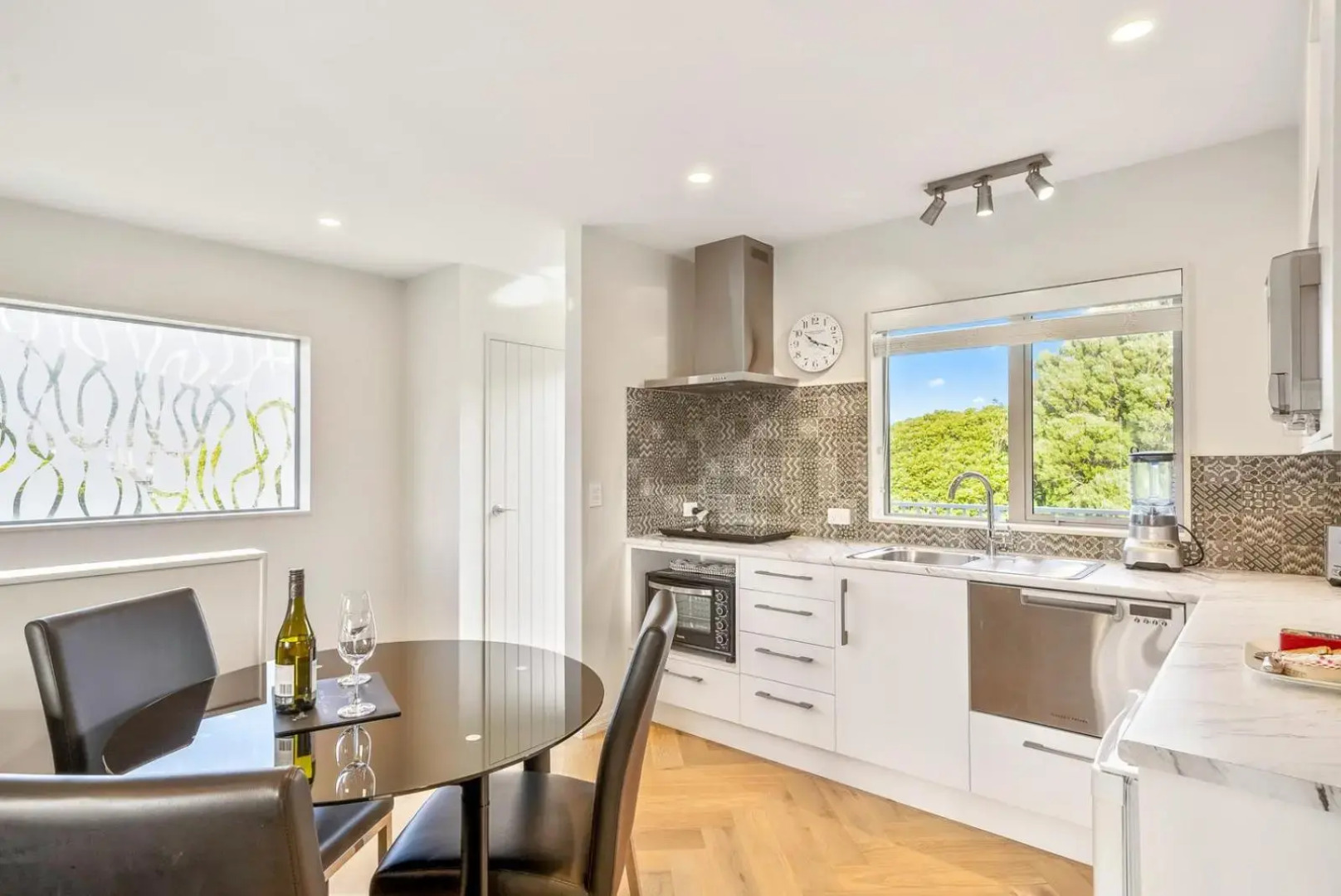 Slice of Paradise - Waikanae Self-Contained Holiday Unit