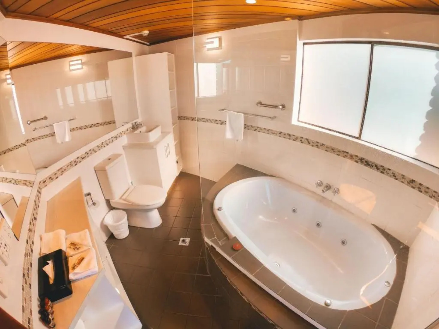 Aquarius Backpackers Resort