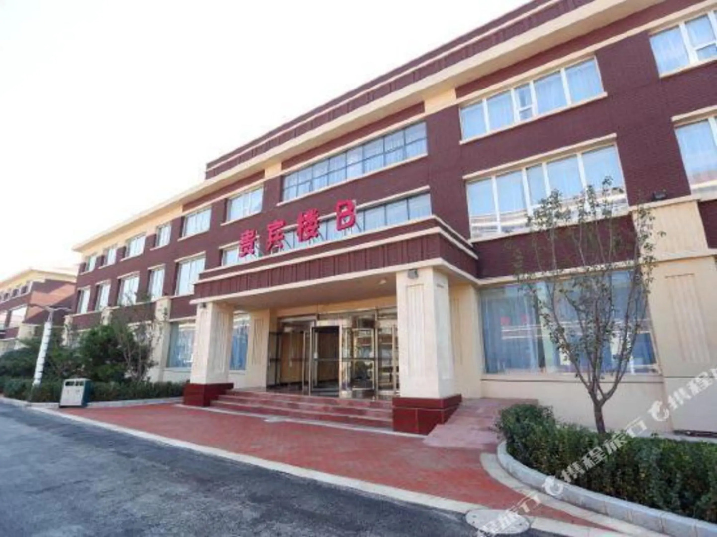 Jingdong No. 1 Hotspring Resort