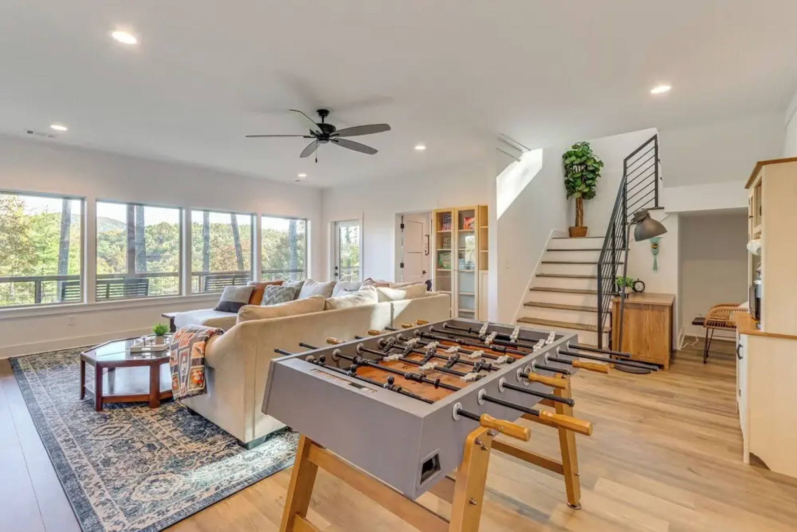 Modern Mtn Cabin w/ Deck & Views in Blue Ridge!