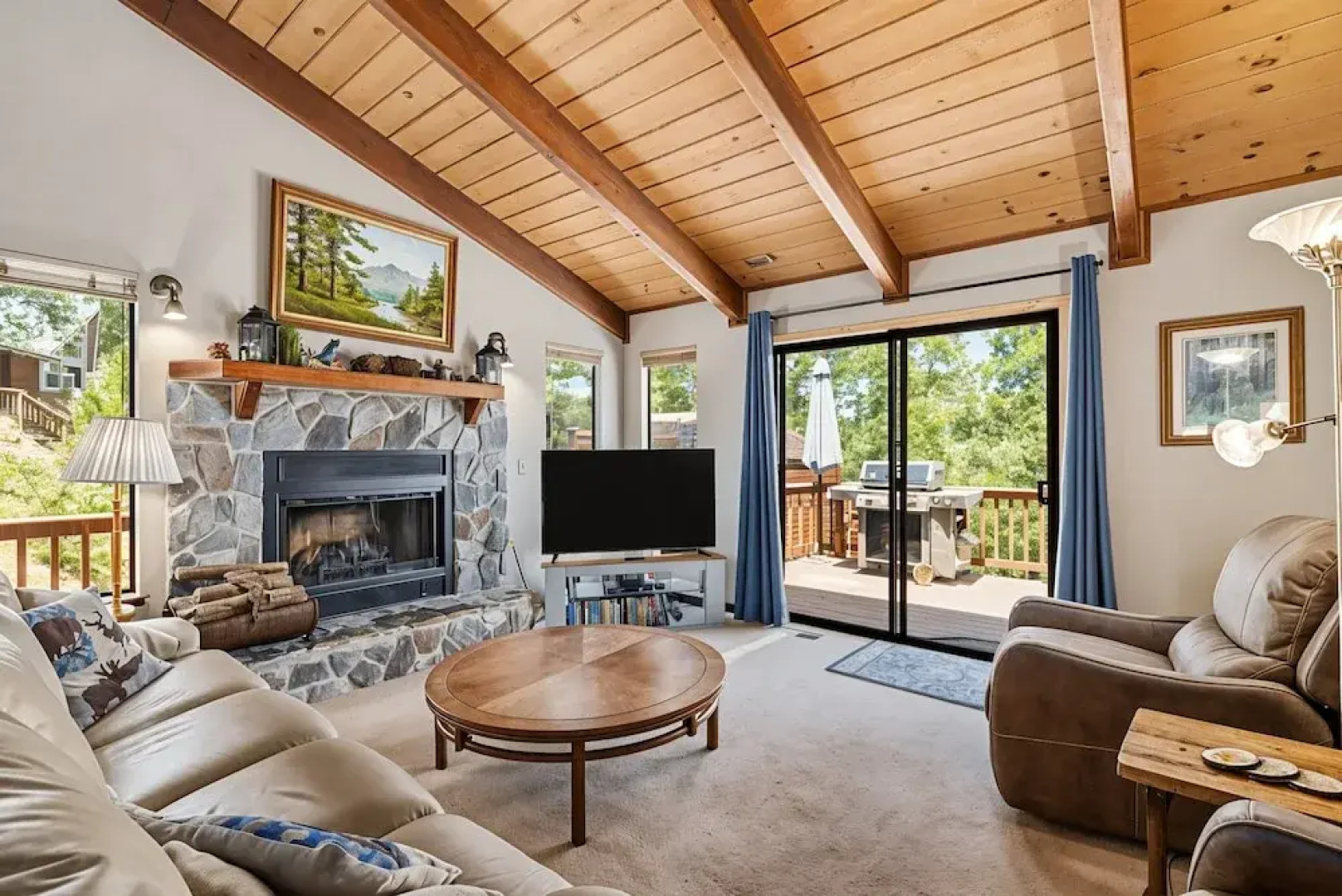 The Big Easy - Lakefront Only 1 mile to Popular Marina Beach! by Yosemite Region Resorts