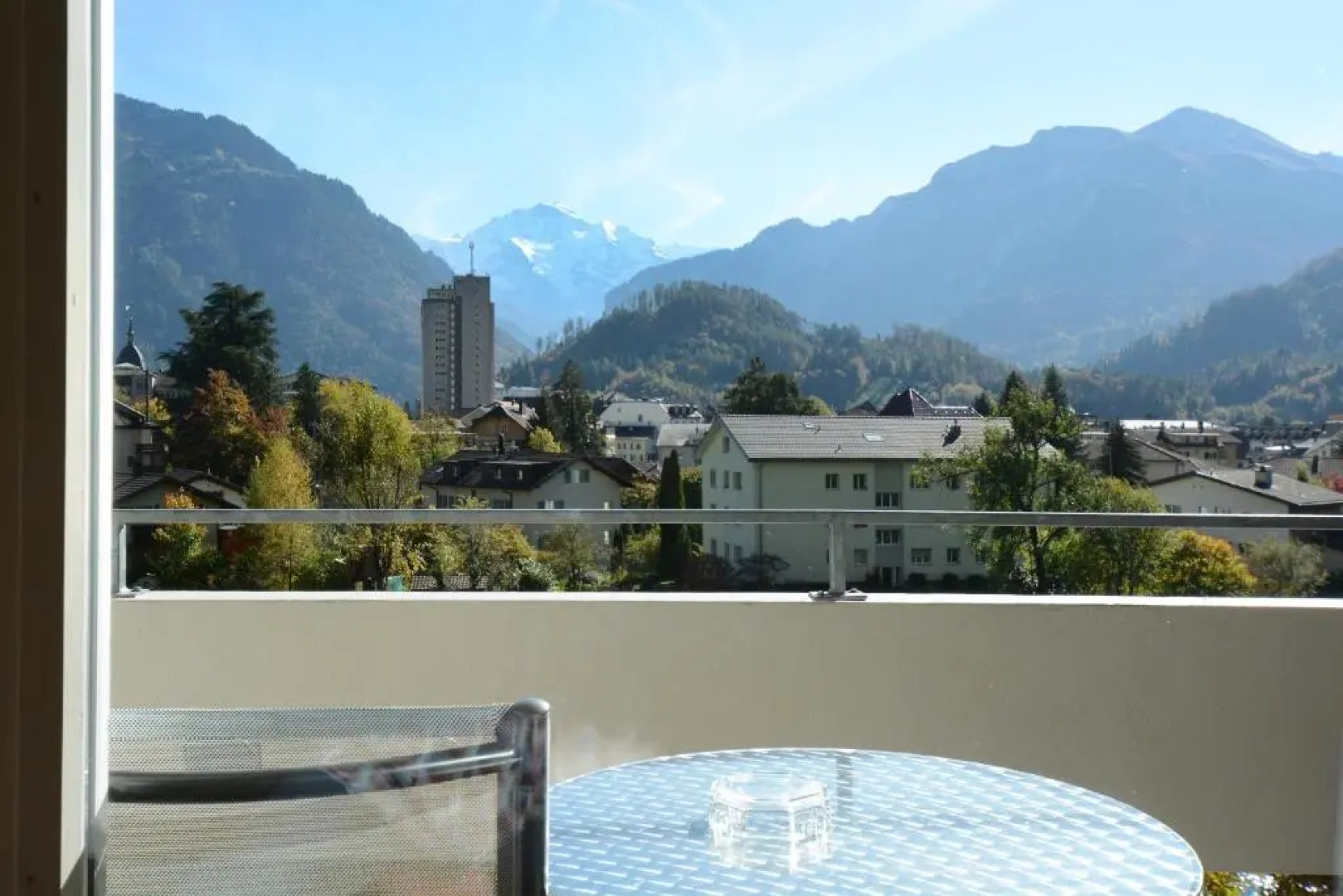 HOP Apartments & Suites