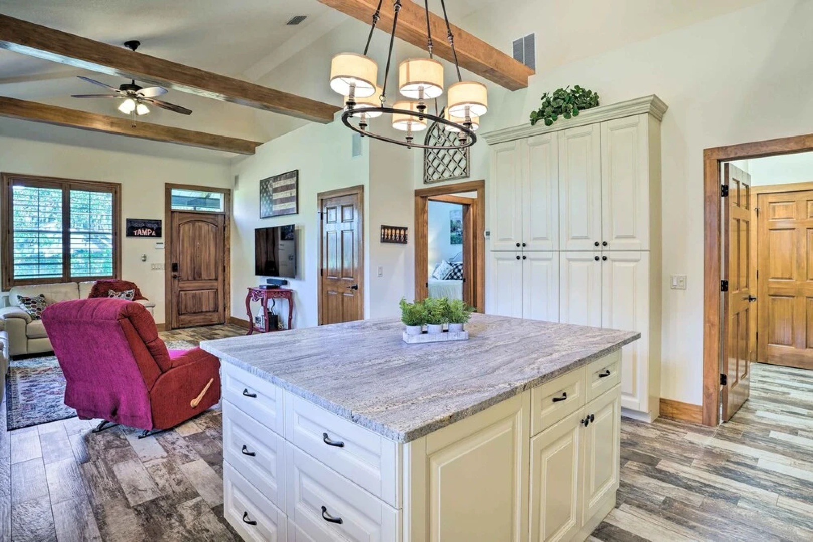 Cozy Valrico Home w/ Grill ~ 14 Mi to Tampa!