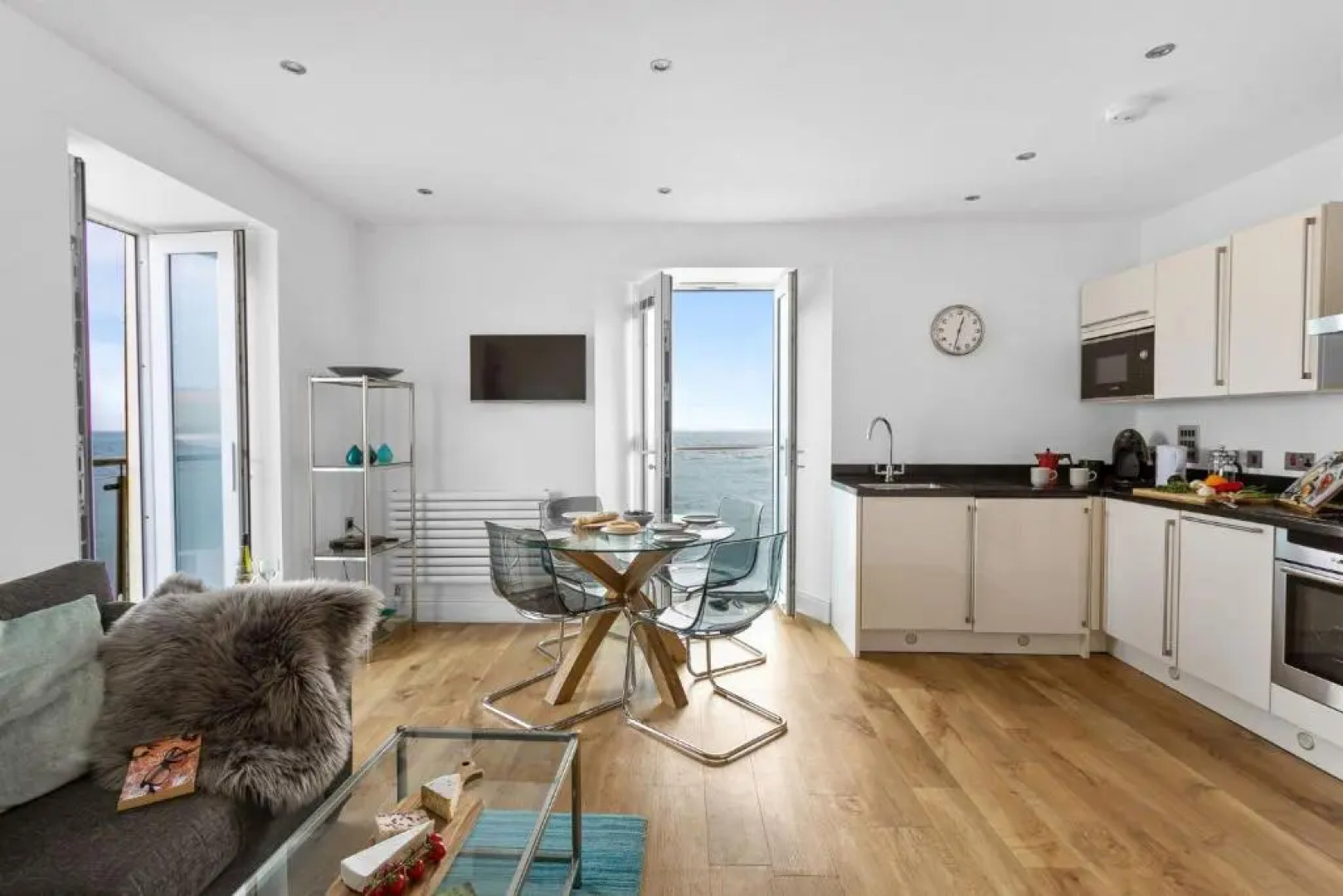 14 At The Beach, Torcross