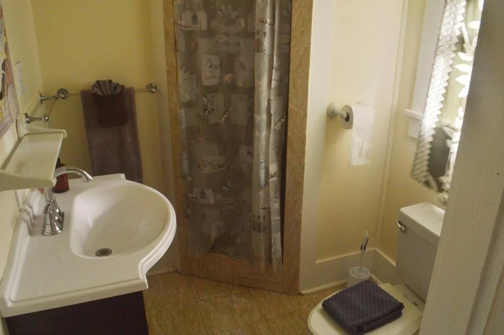 Banyan Tree Bed And Breakfast Retreat