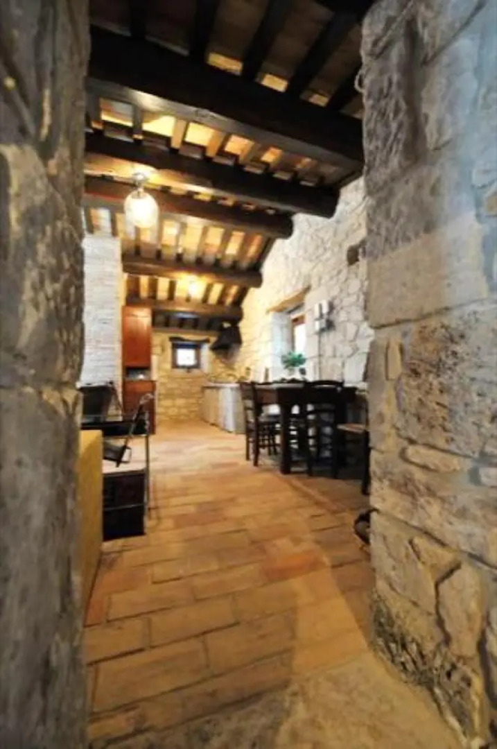 Apartment With one Bedroom in Abbateggio, With Wonderful Mountain View, Enclosed Garden and Wifi - Near the Slopes