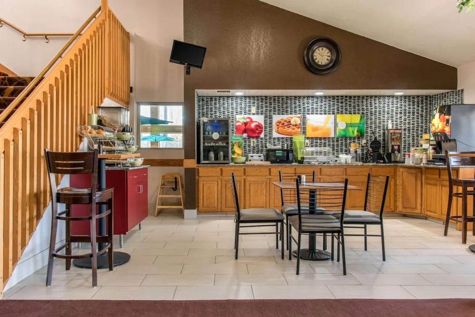 Asteria Inn & Suites