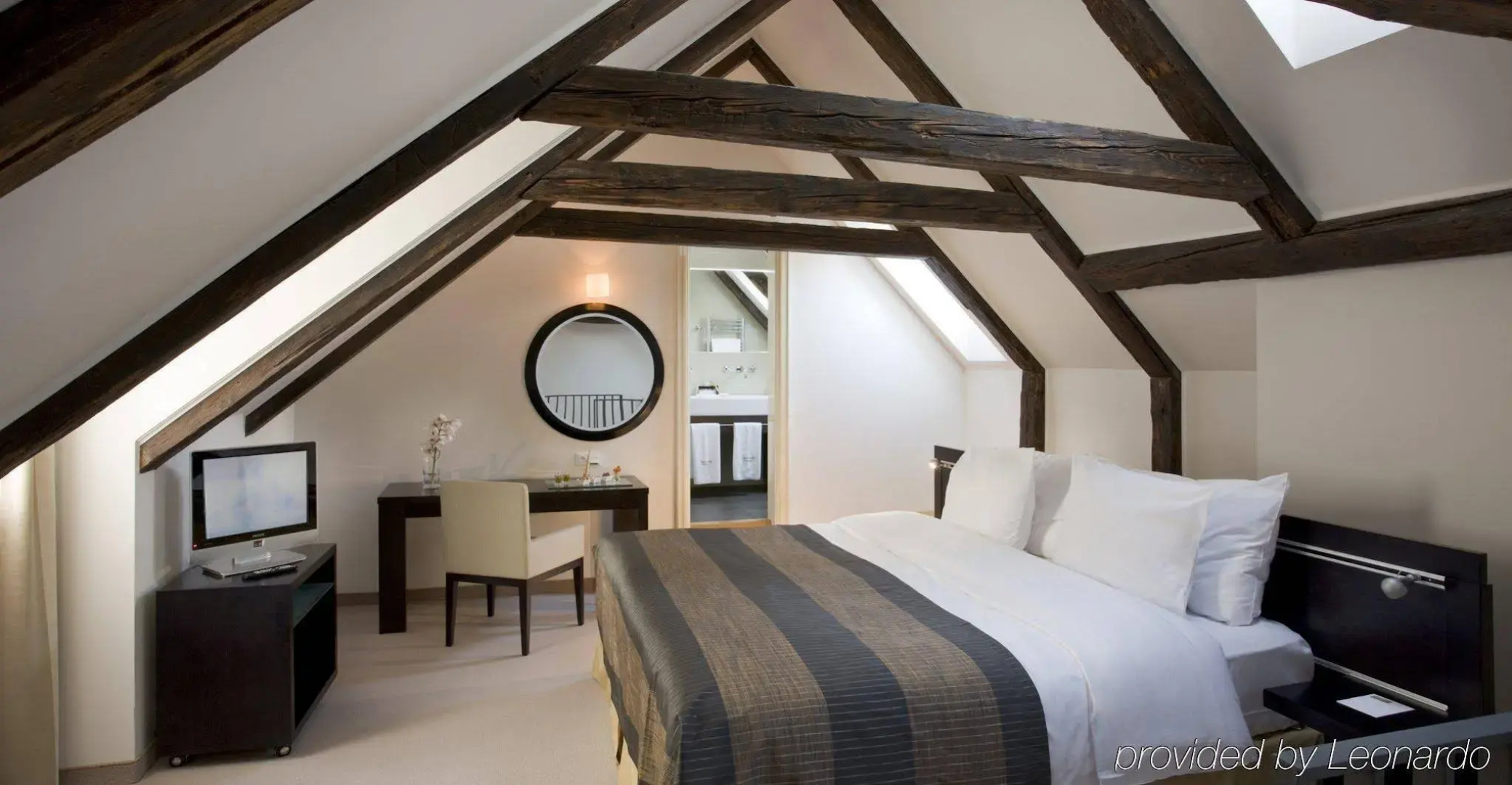 Golden Angel Suites by Adrez Living