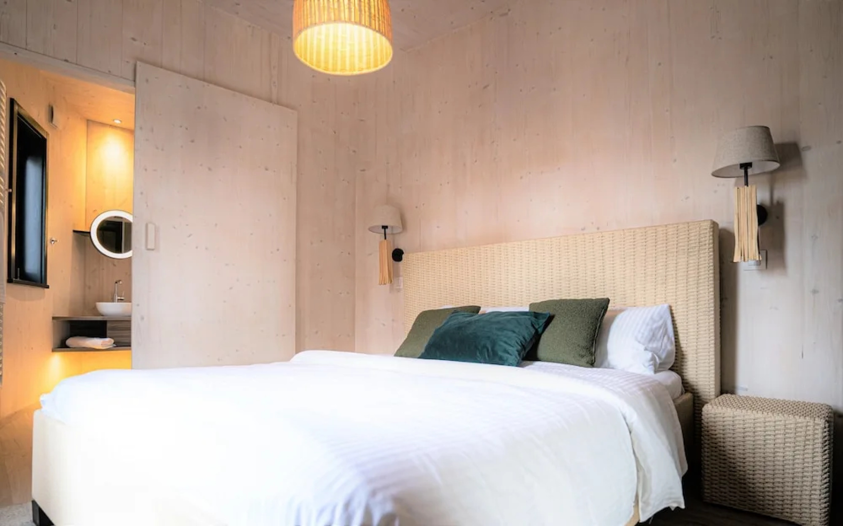 Eco Luxe Loft Lodge in the Heart of Nature for 2 People by the Lake 5