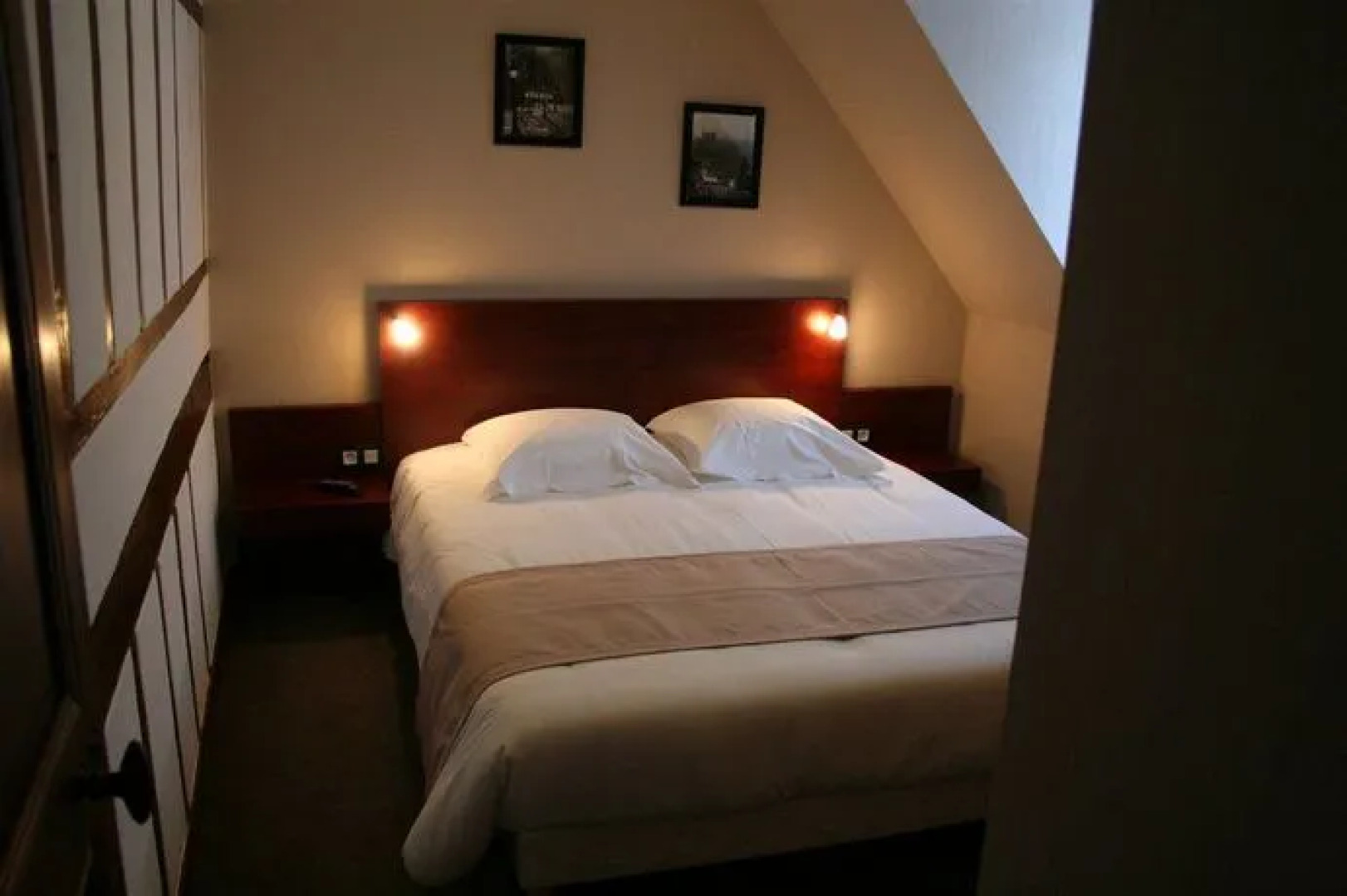 Golden Tulip Sky Gate