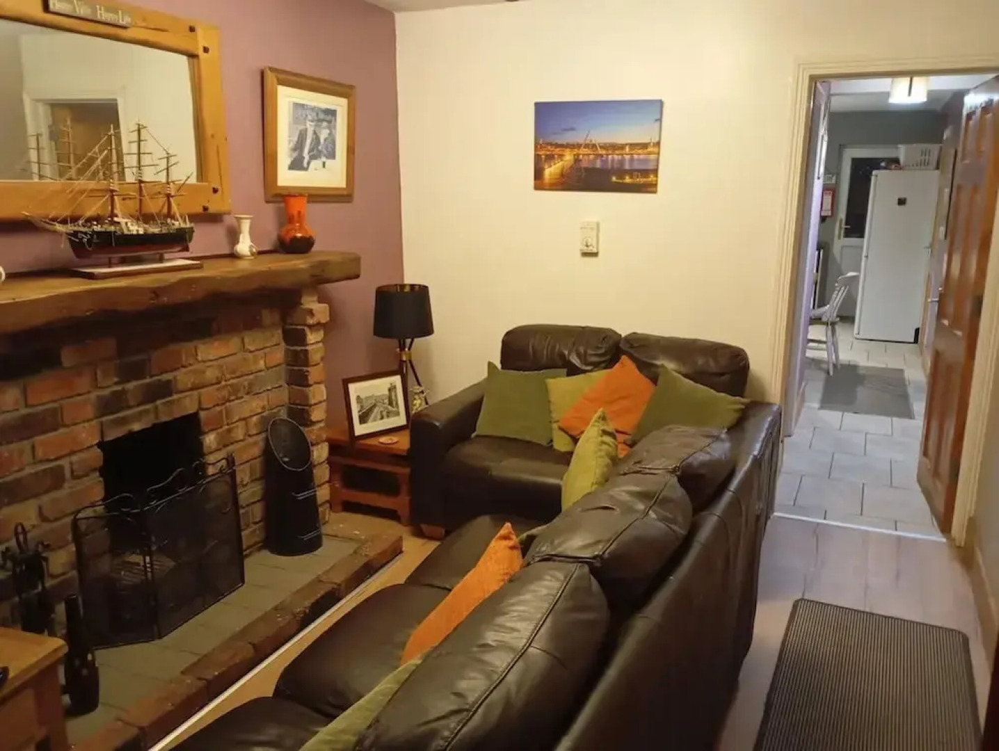 Cosy Cottage- Sleeps 4, Free Parking & Golf Nearby