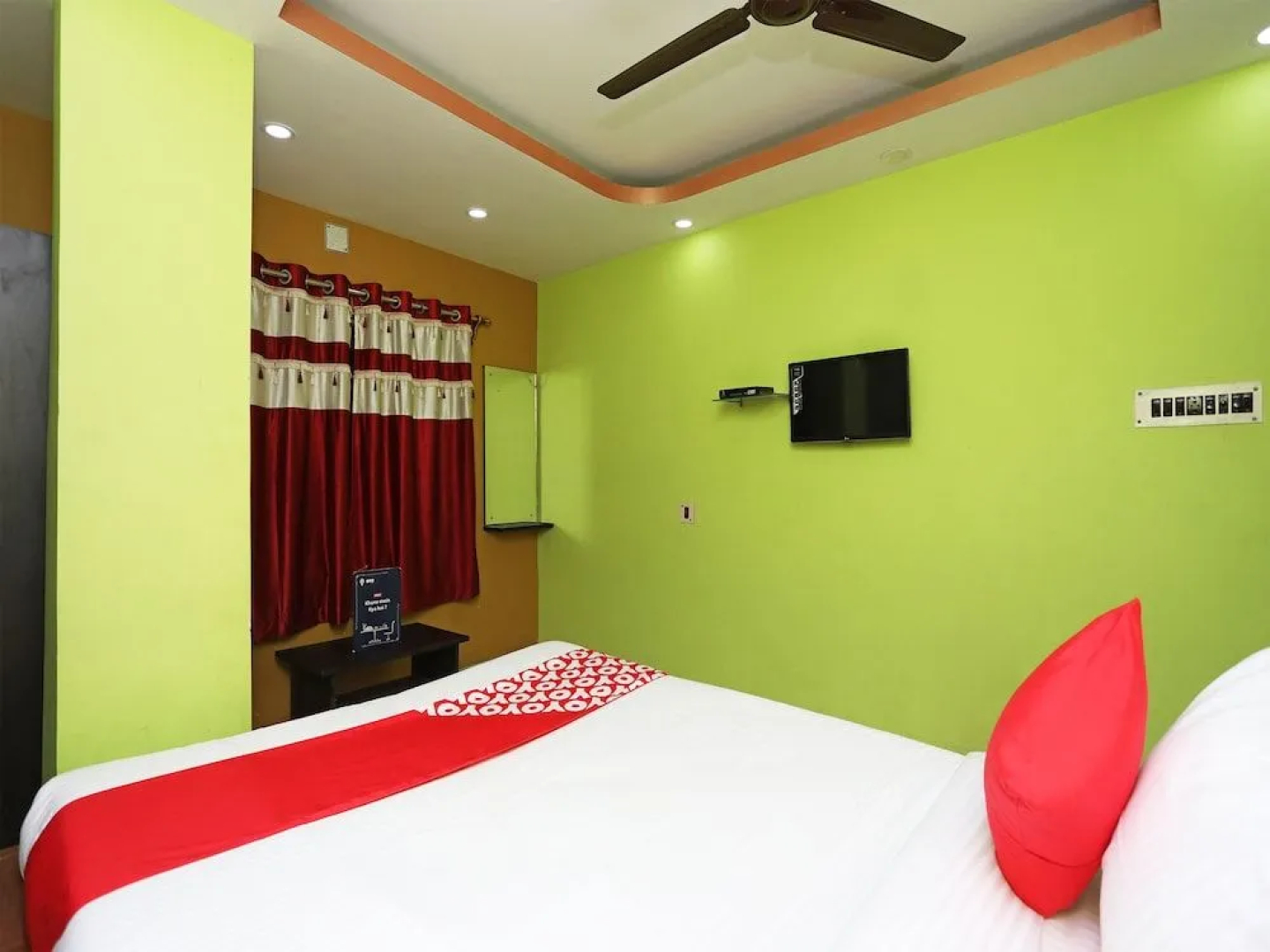OYO 16058 Classic Inn