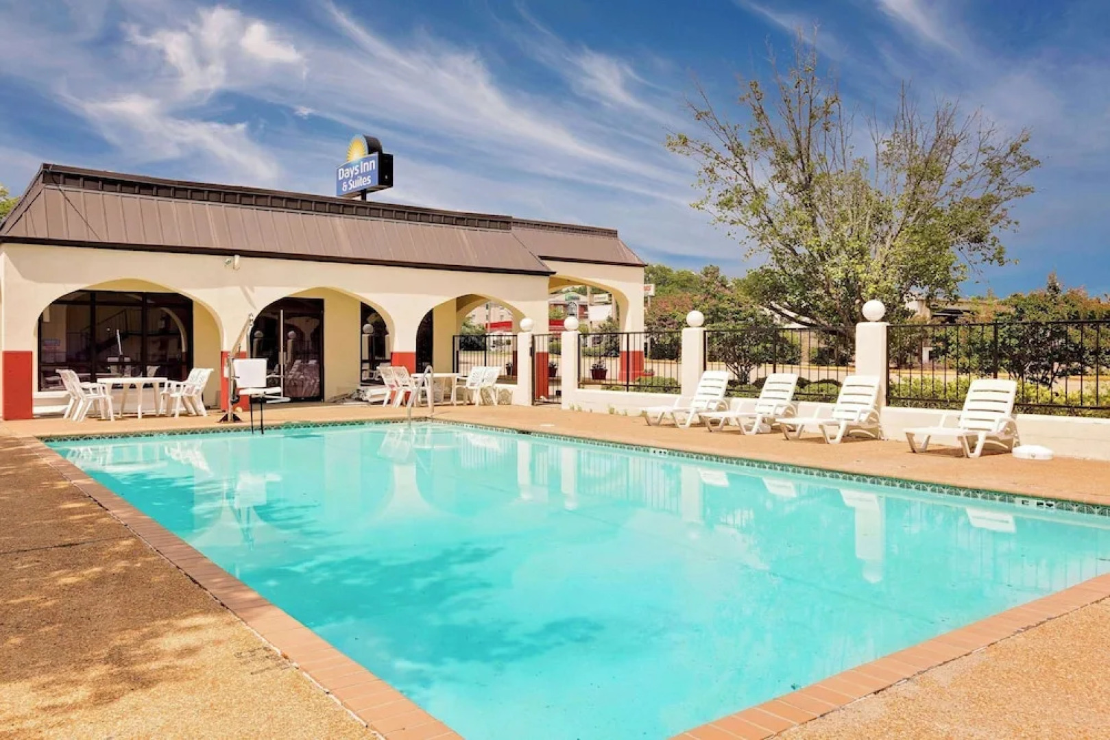 Days Inn And Suites Starkville