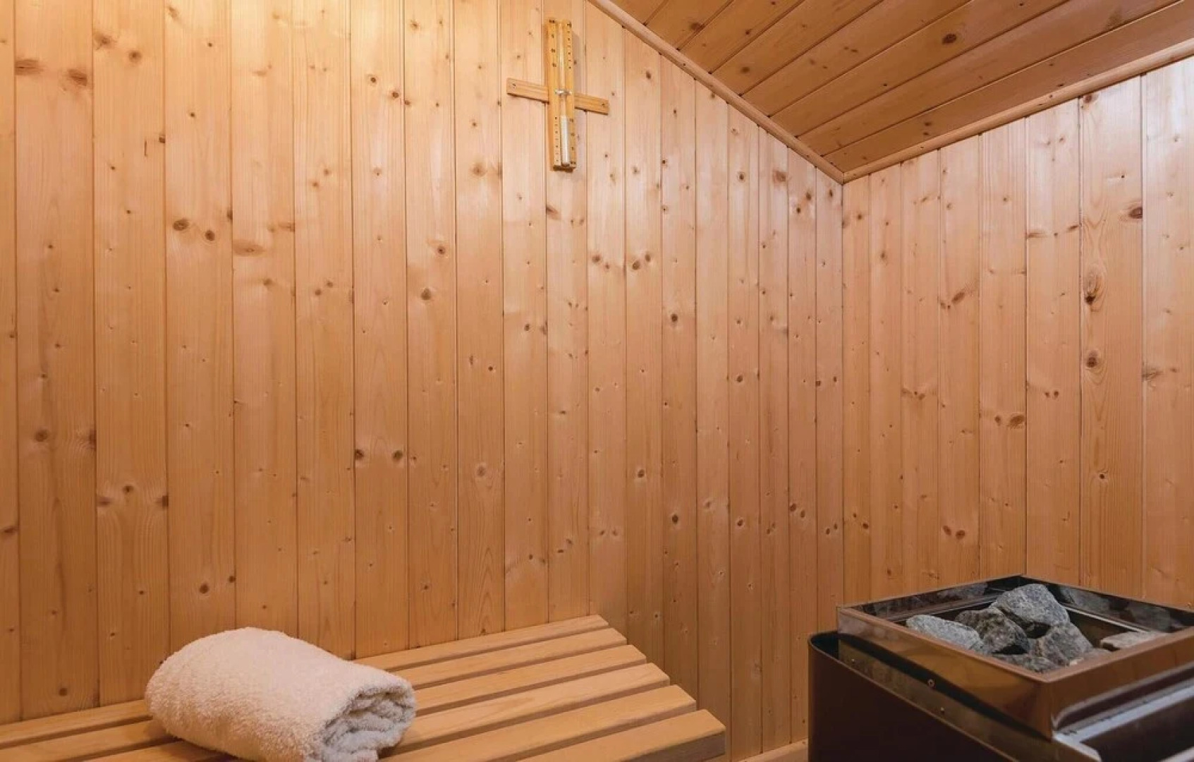 Stunning Home in Prigradica With Sauna, Wifi and 5 Bedrooms