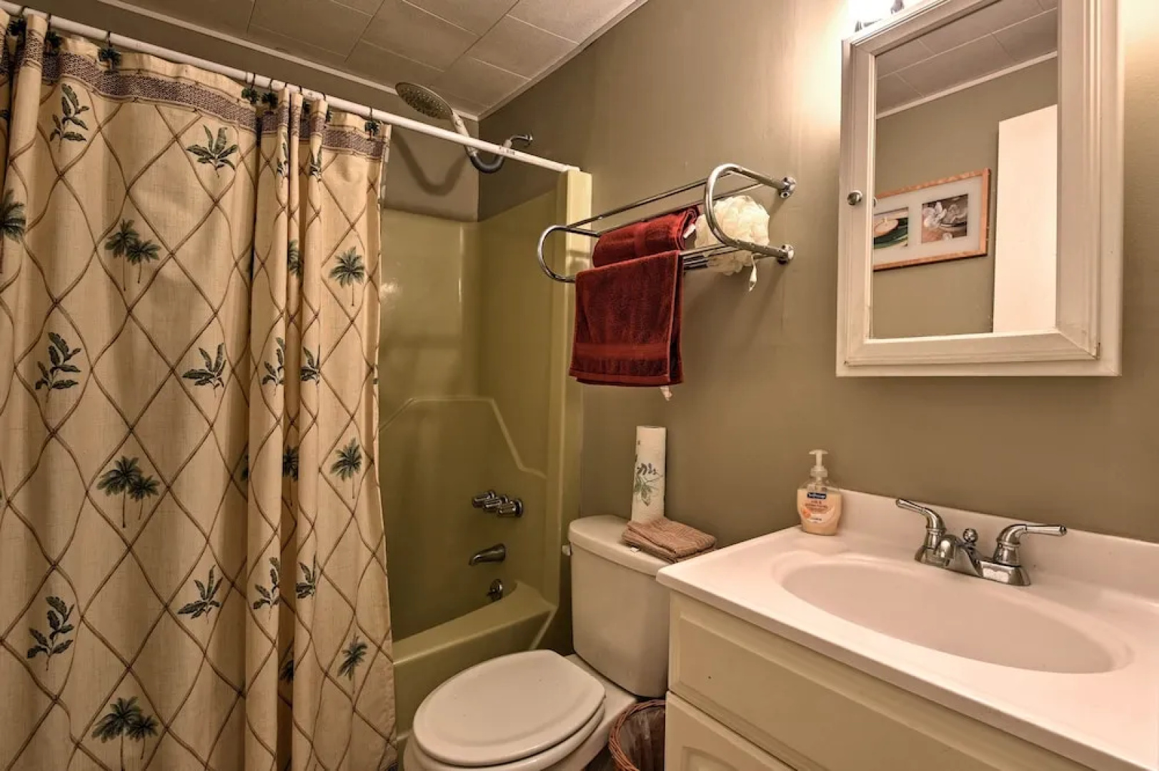 Cozy Arrowhead Lake Home w/ Sunroom + Pool Access!