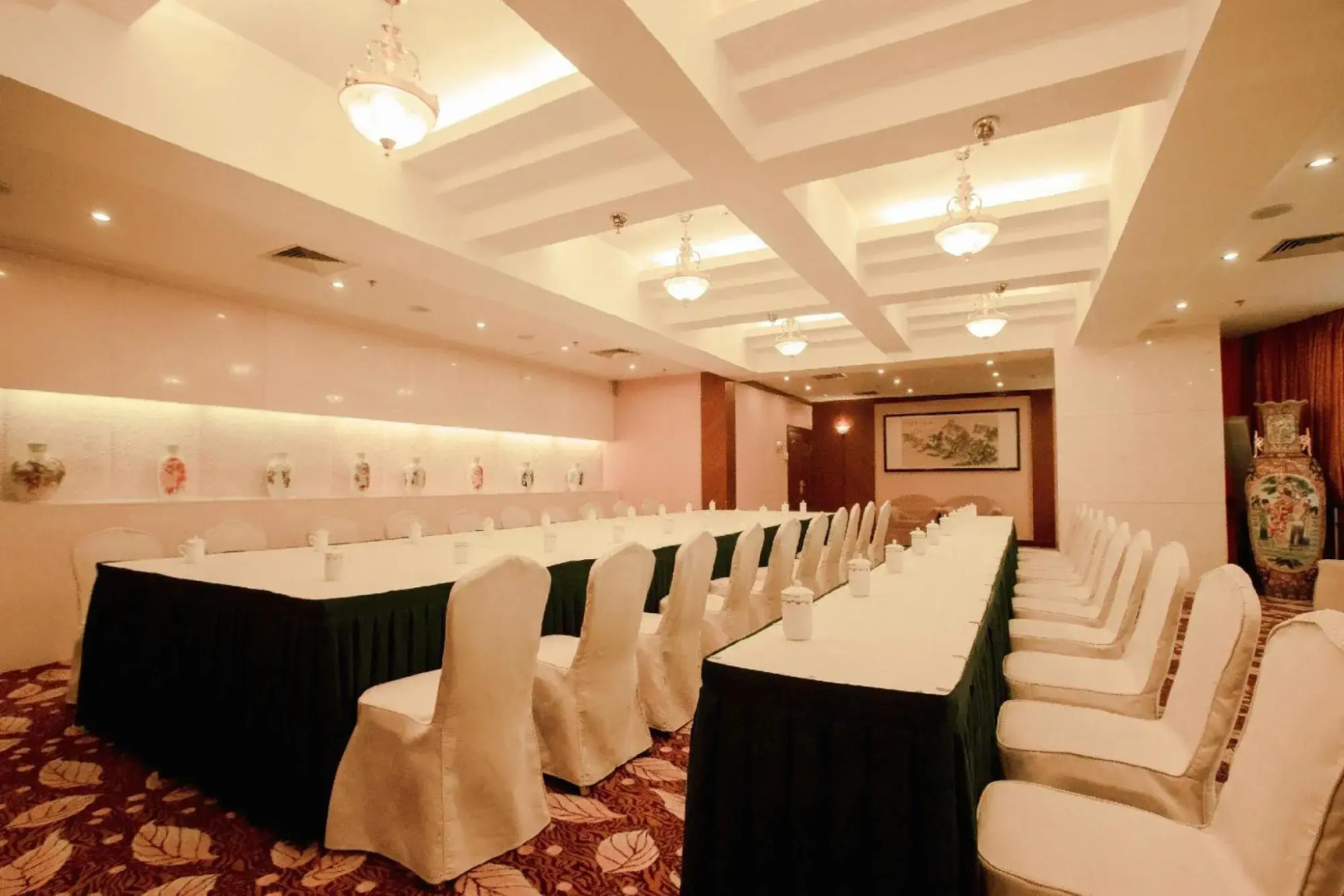 Chuxiong WeishengXiongbao Hotel