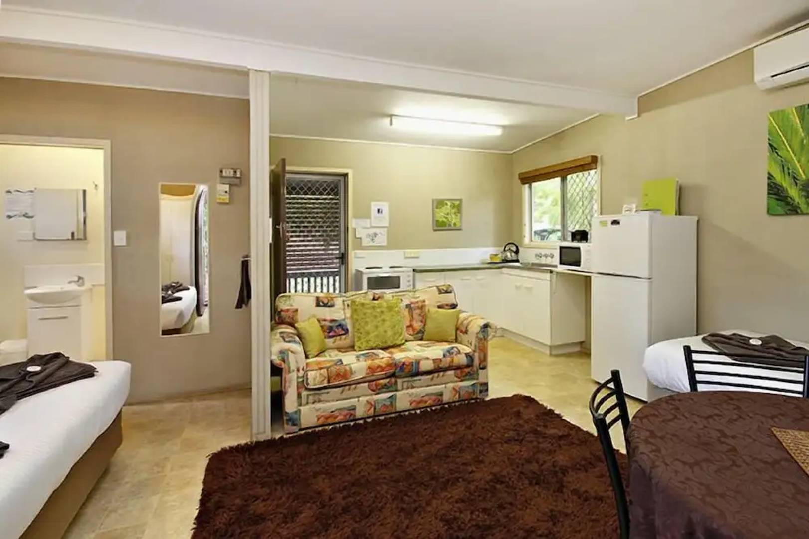 Mapleton Cabins & Caravan Park