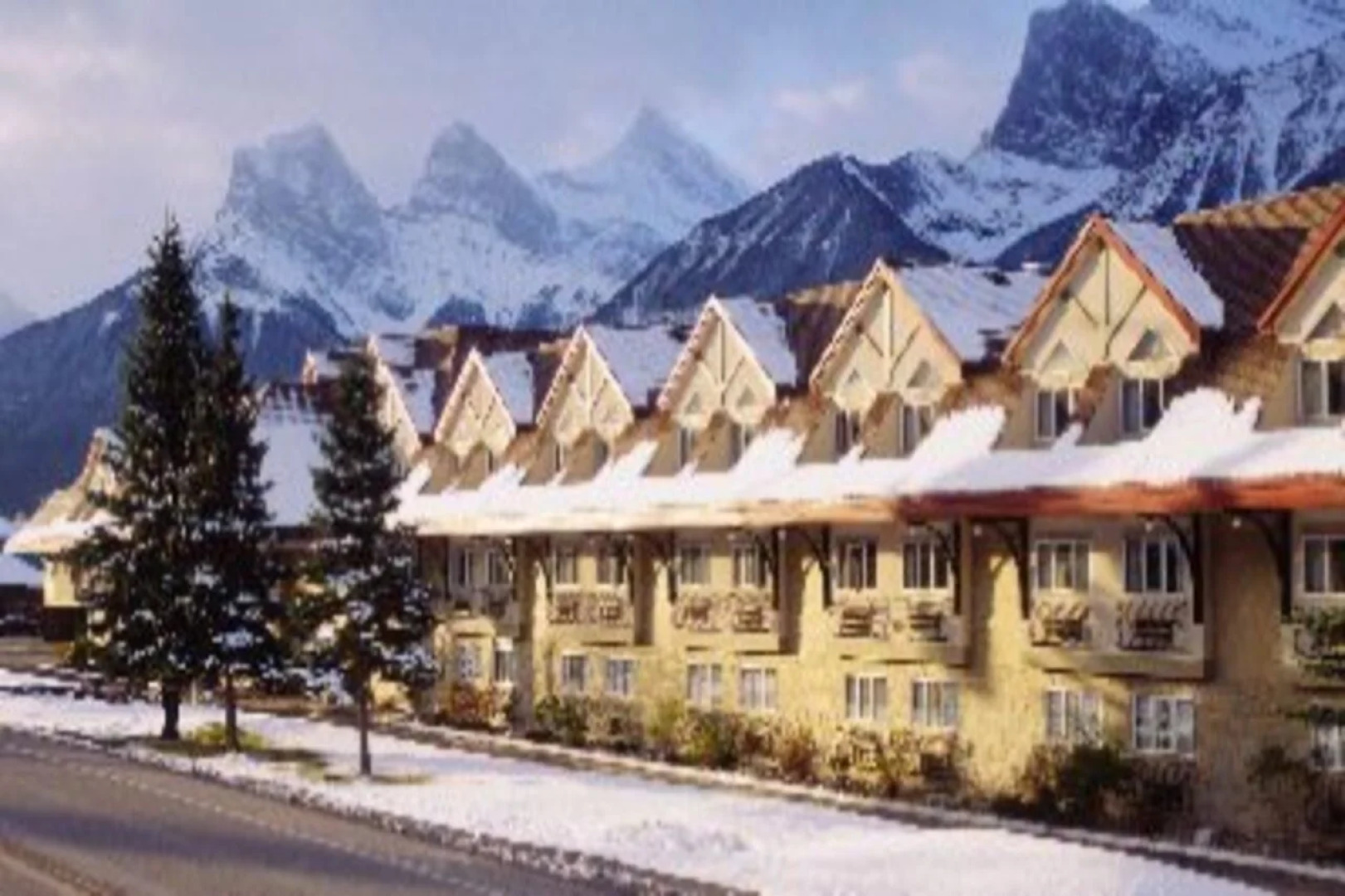 Canmore Inn & Suites