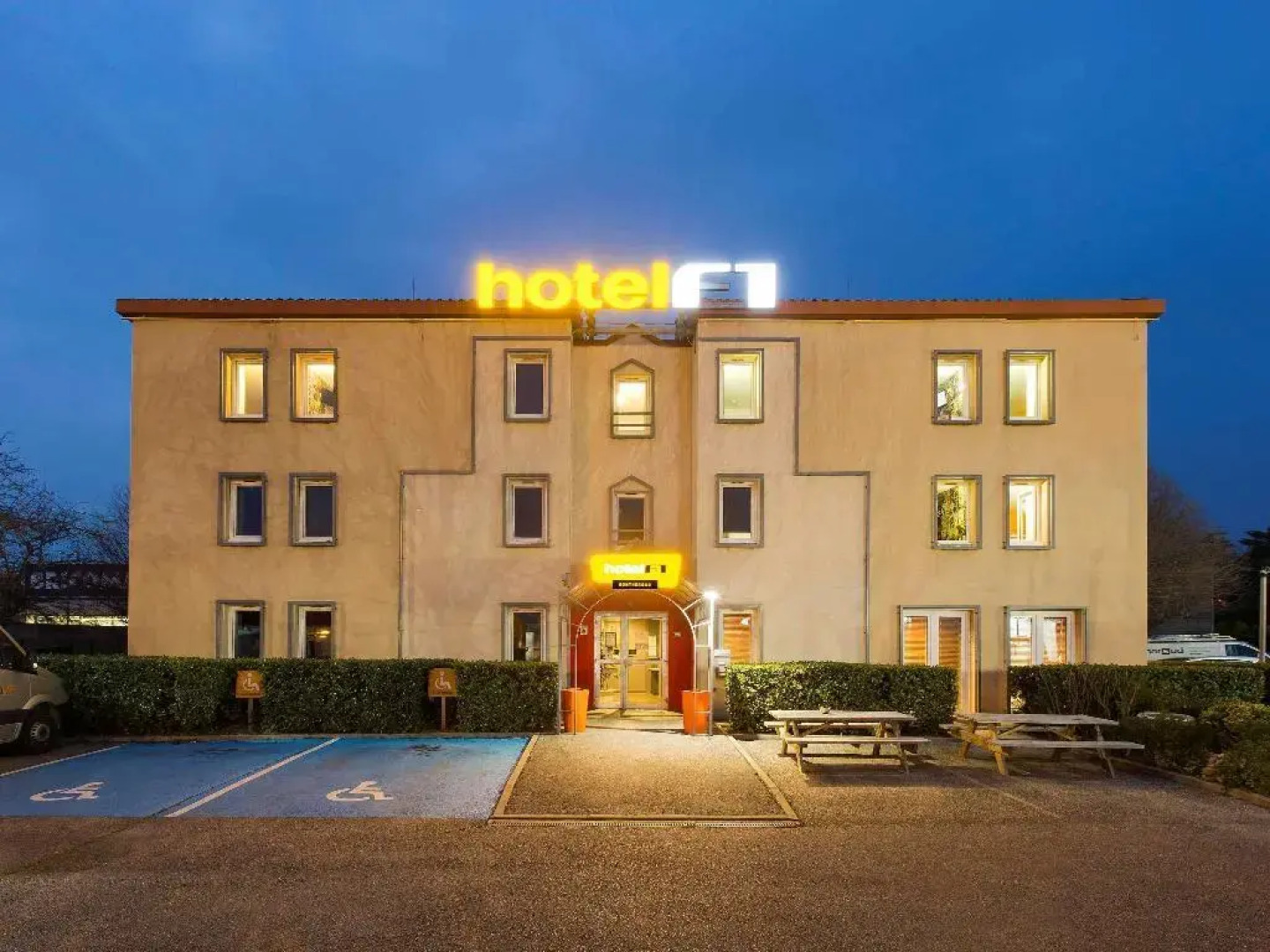 F1 Lyon Massieux Hotel