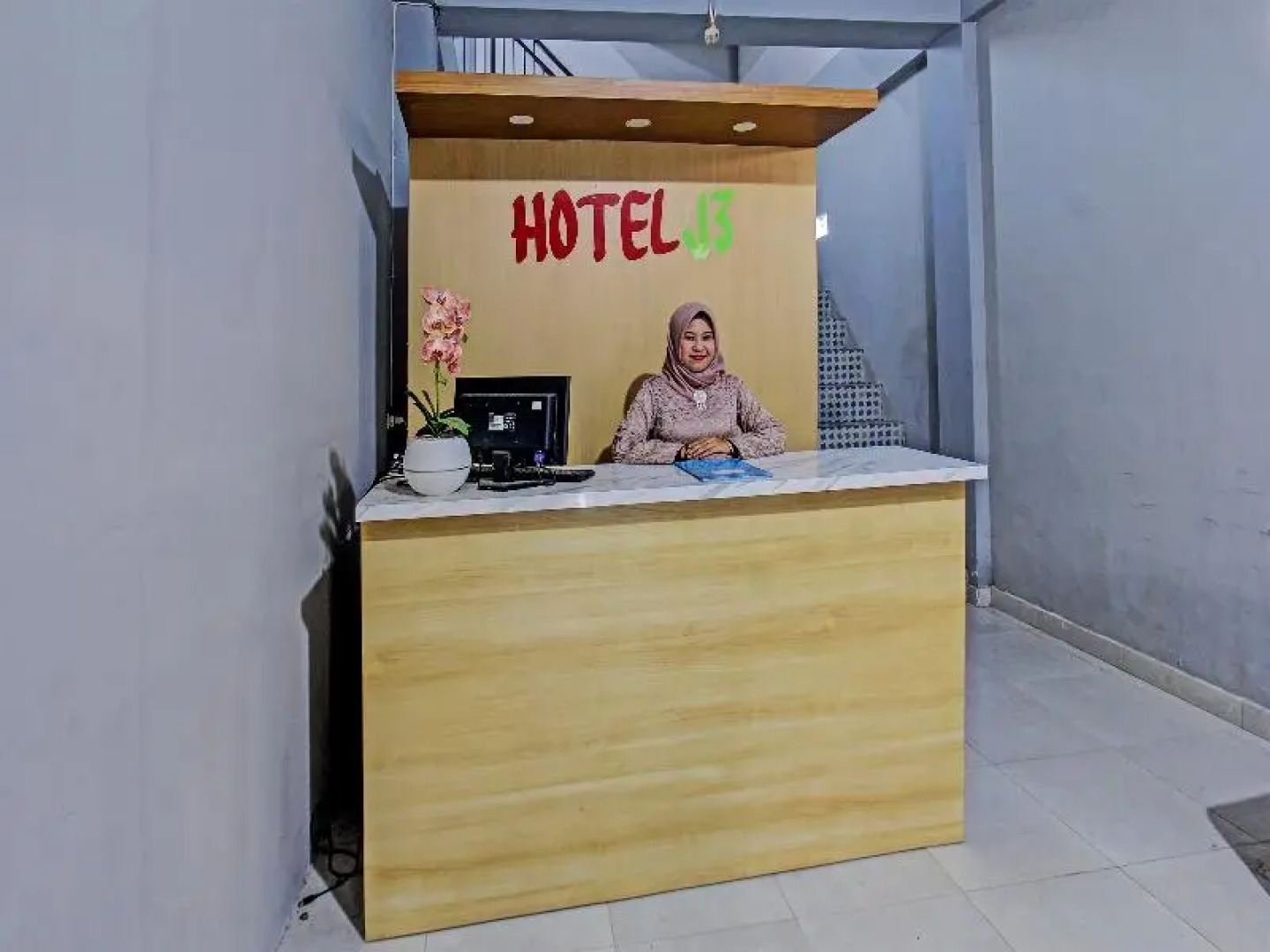 Oyo 91210 Hotel J3