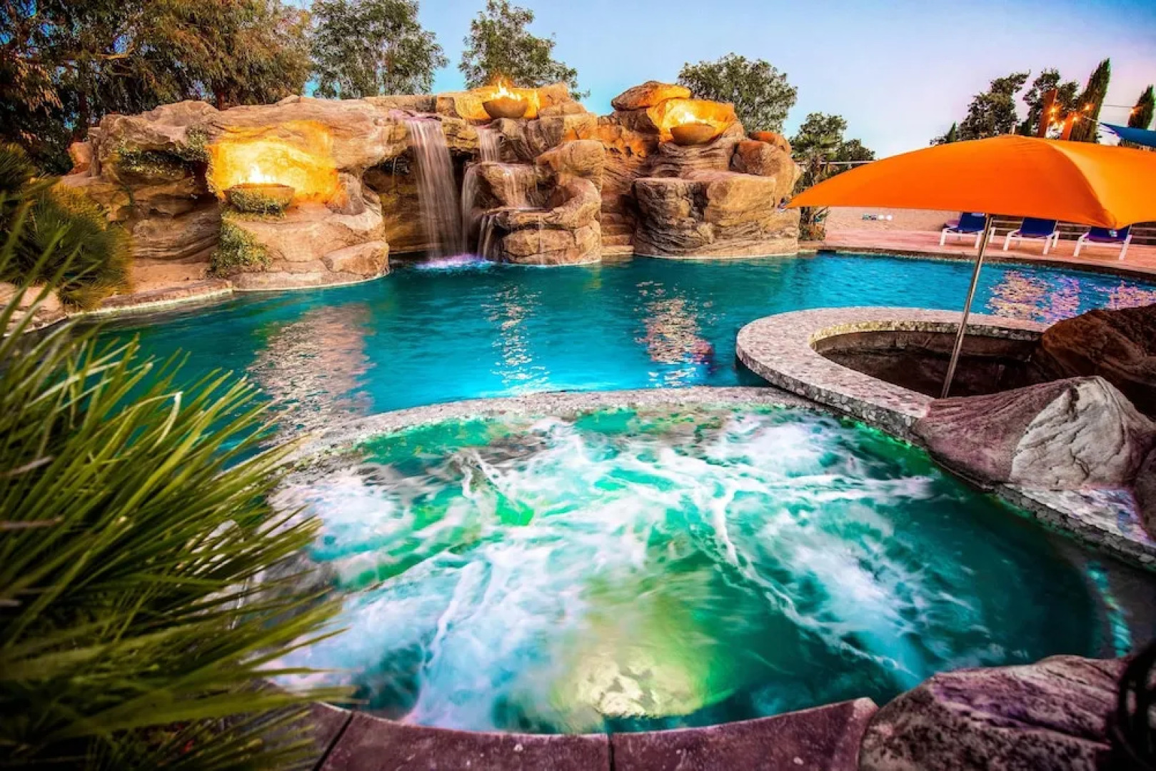 The Mermaid by AvantStay | Prvt Estate w/Swim-Up Bar, Volleyball Crt | Sleeps 14