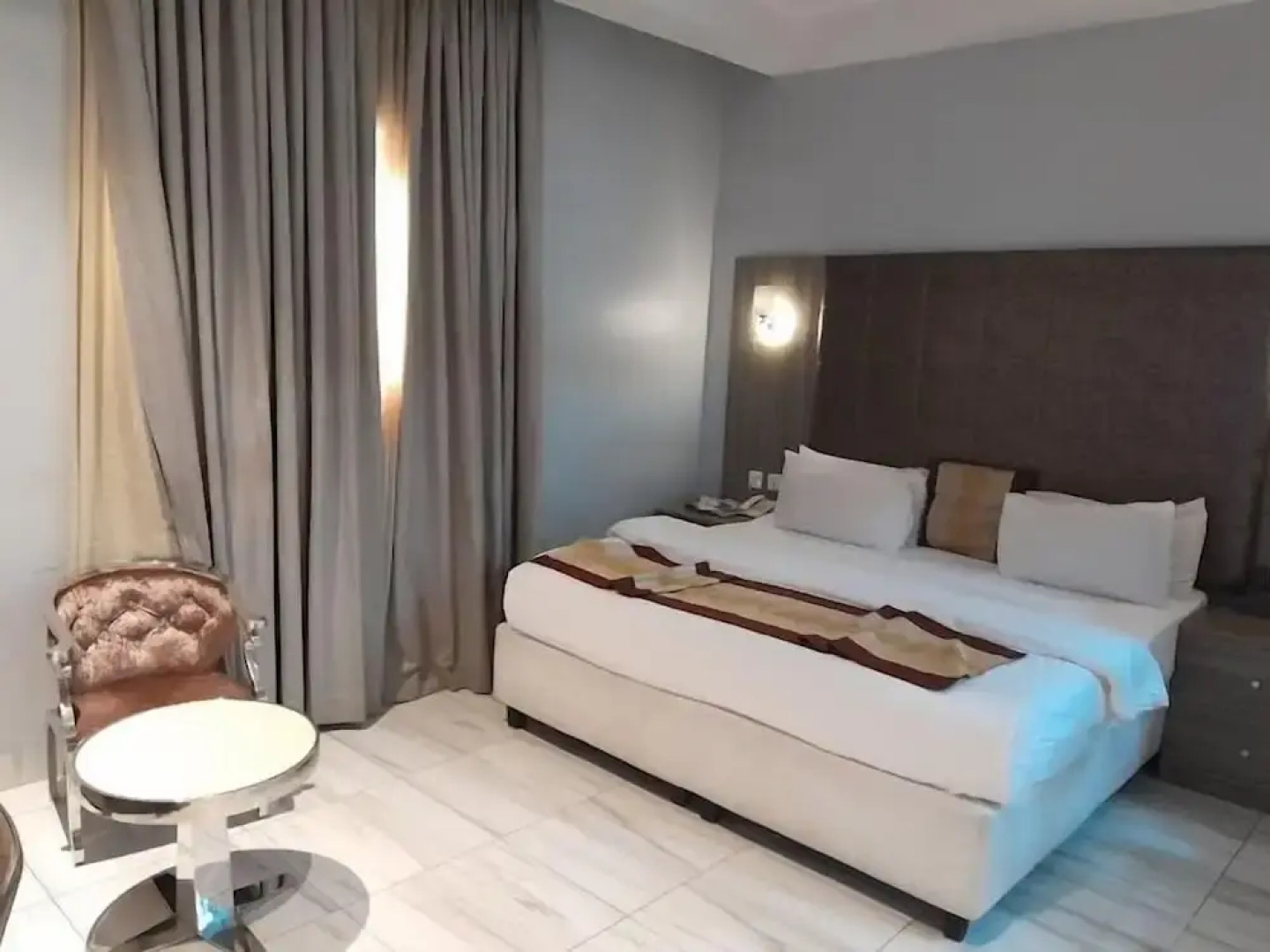 Maxbe Continental Hotel