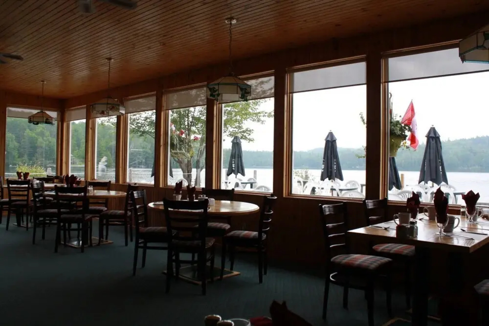 Spectacle Lake Lodge