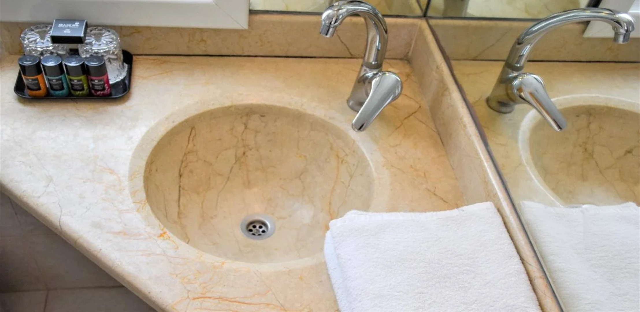 De La Mer Hotel - by Zvieli Hotels