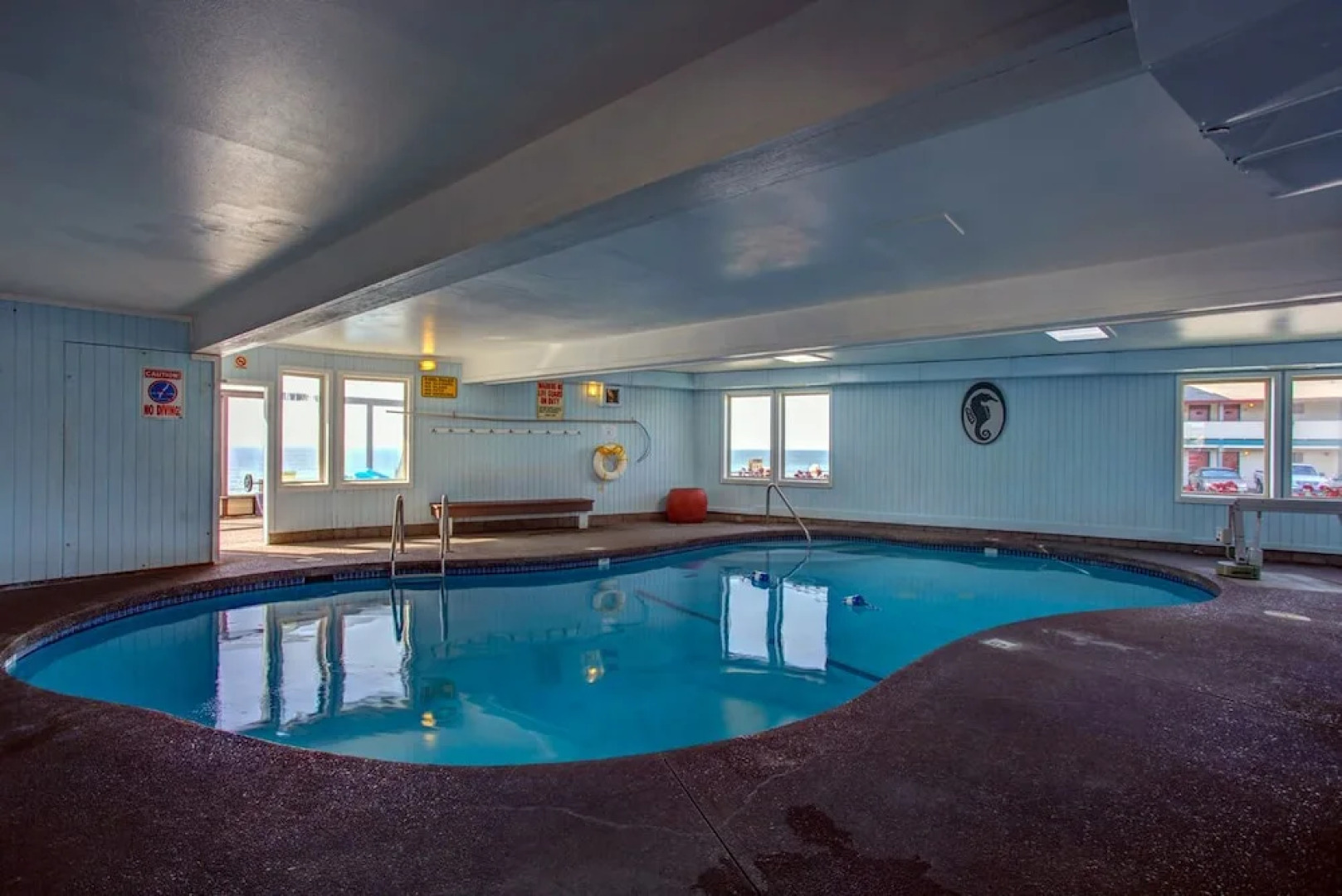 Seahorse Oceanfront Lodge