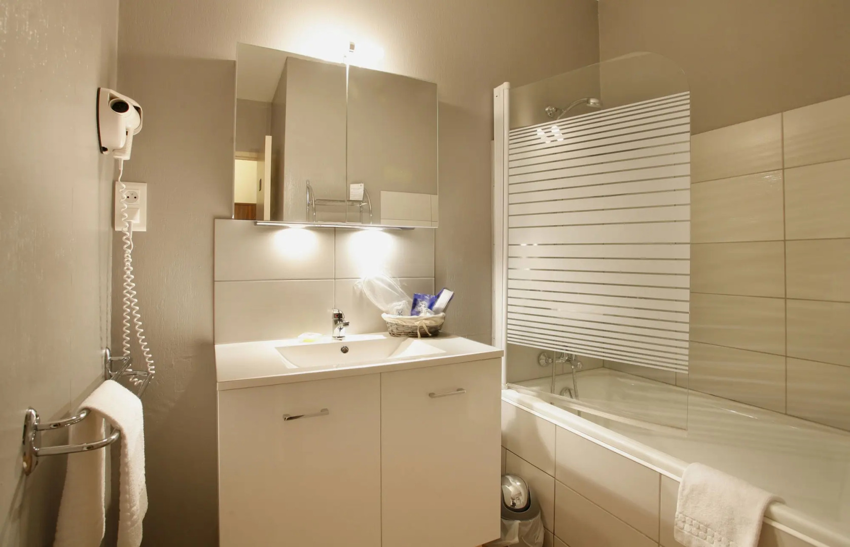 Logis Hôtel Médiéval, Montélimar Nord