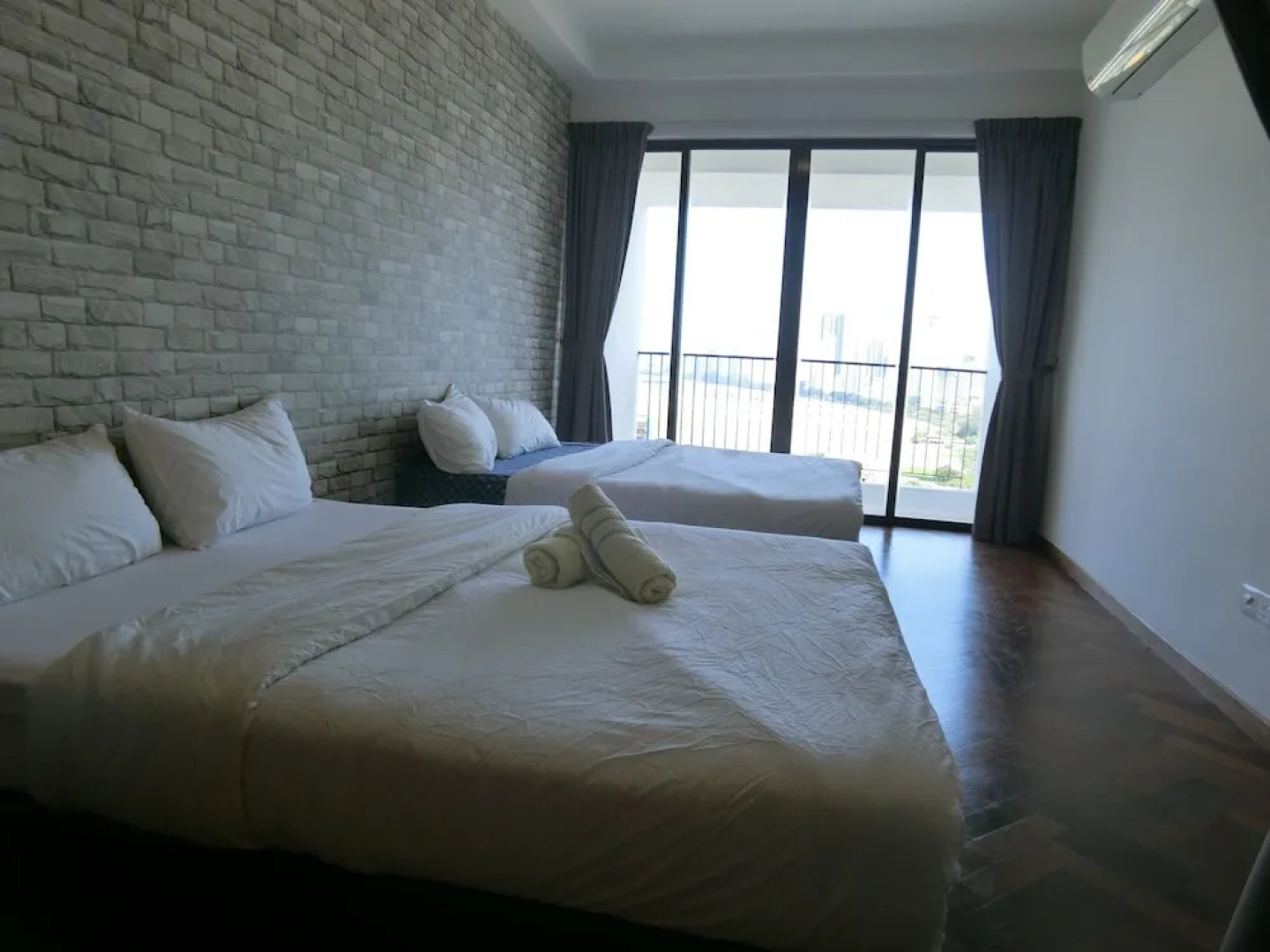 Romantic Mansion at The Landmark