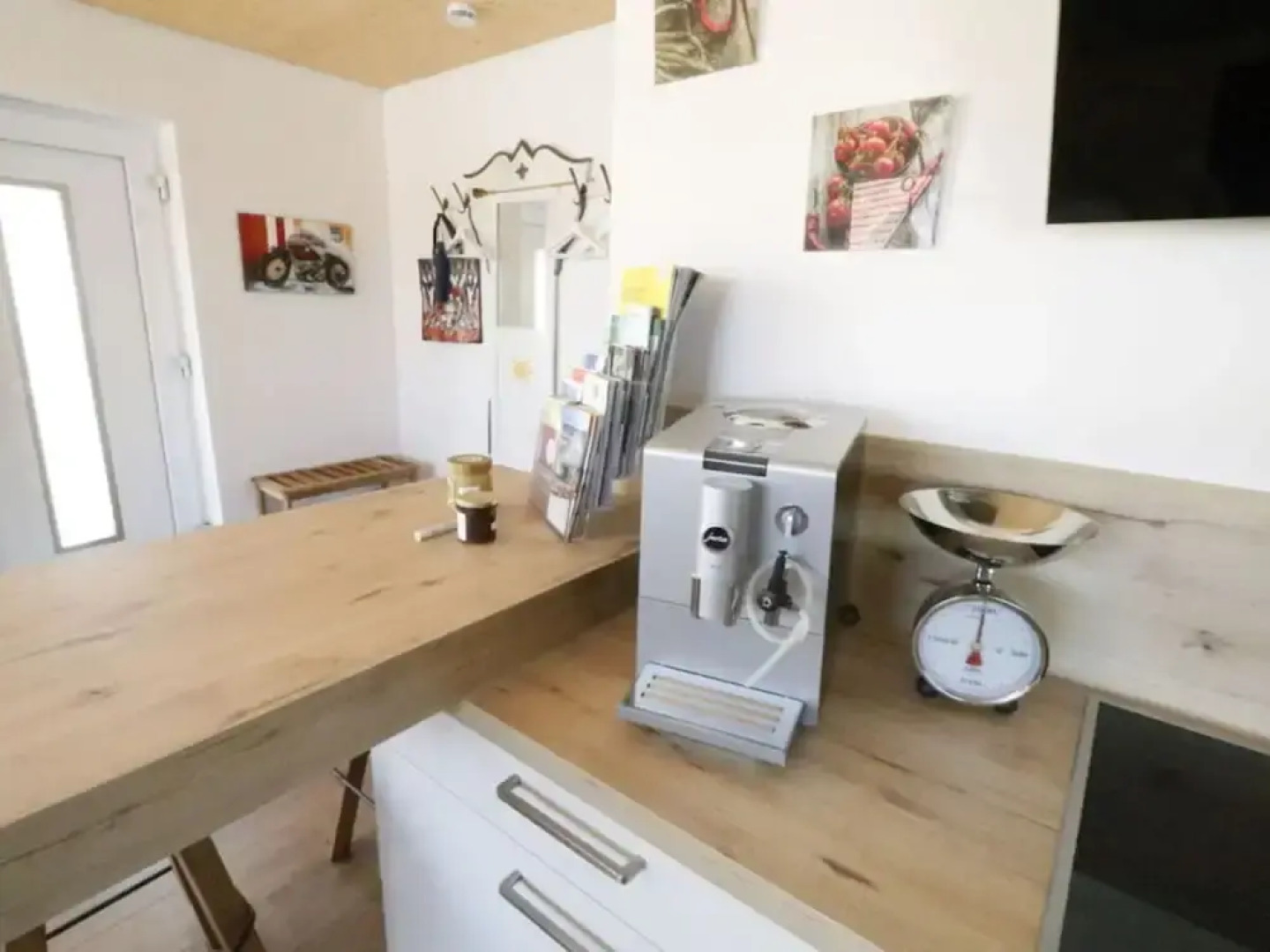 Welcoming Apartment Near Lake