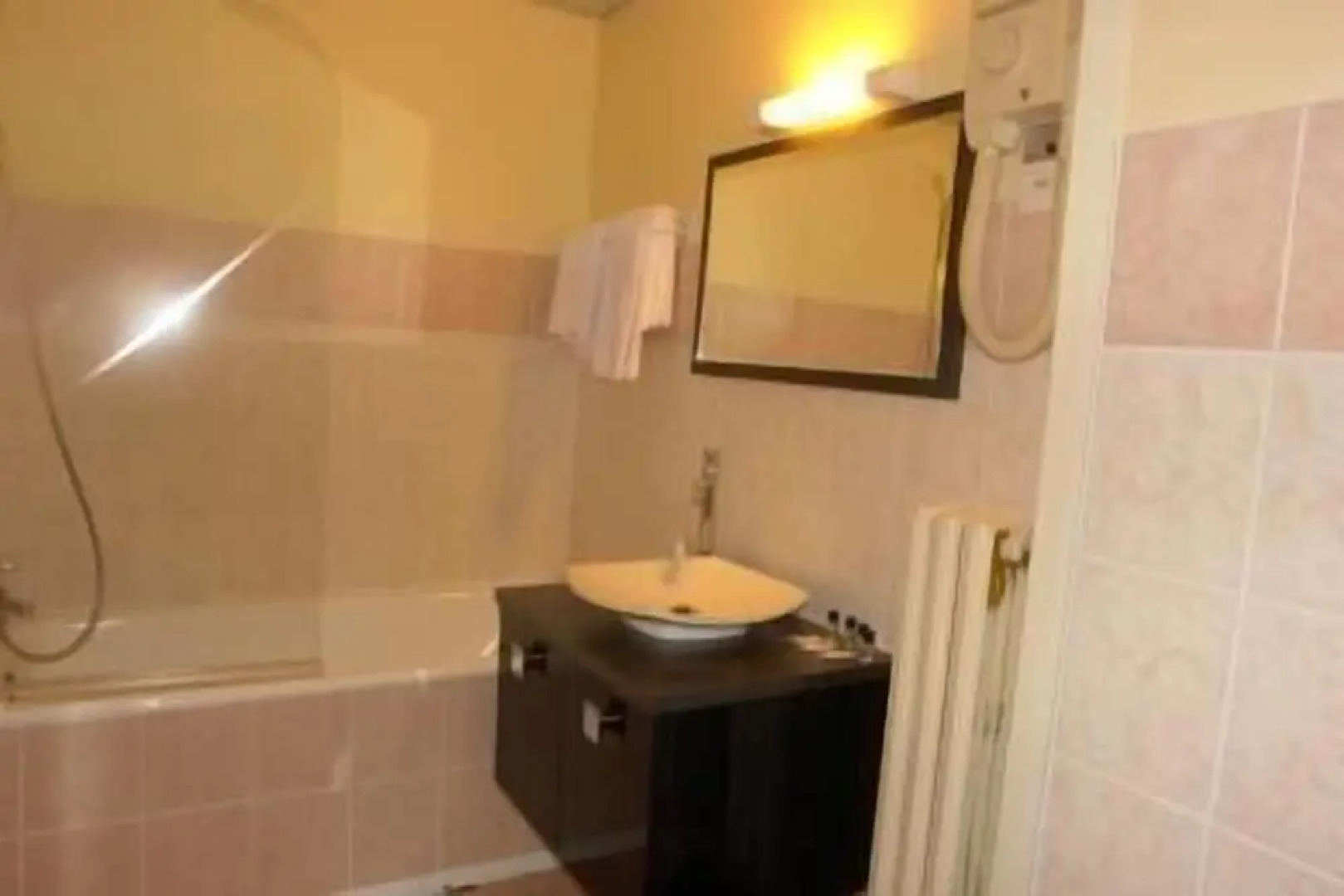 Brit Hotel Nevers 3*