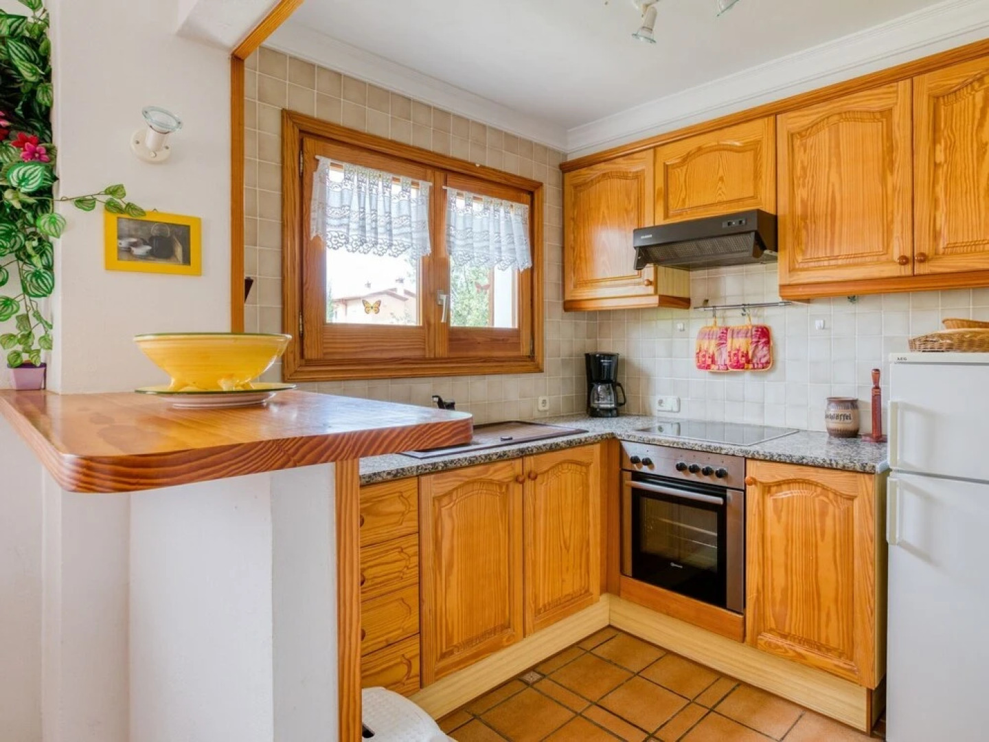 Cosy Townhouse in Vilamacolum With Shared Garden and Swimming Pool