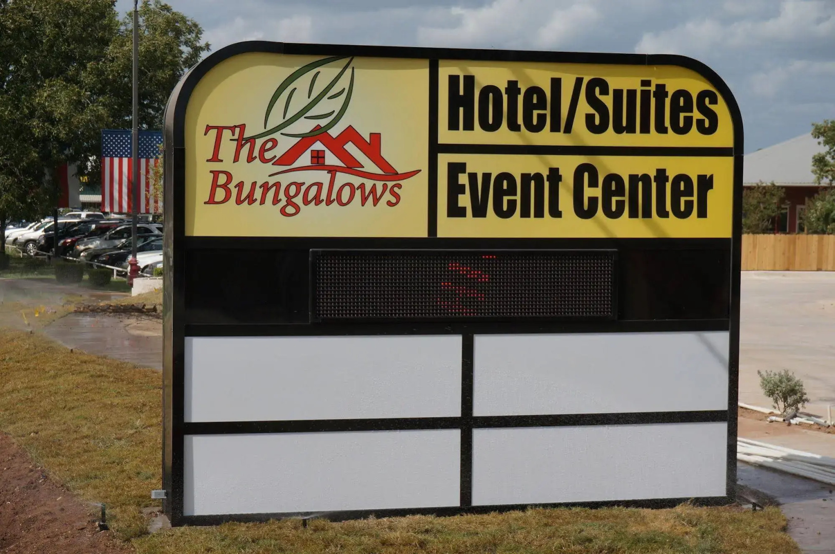 Texas Bungalows Hotel & Hotel Que at Lakeline Austin Cedar Park