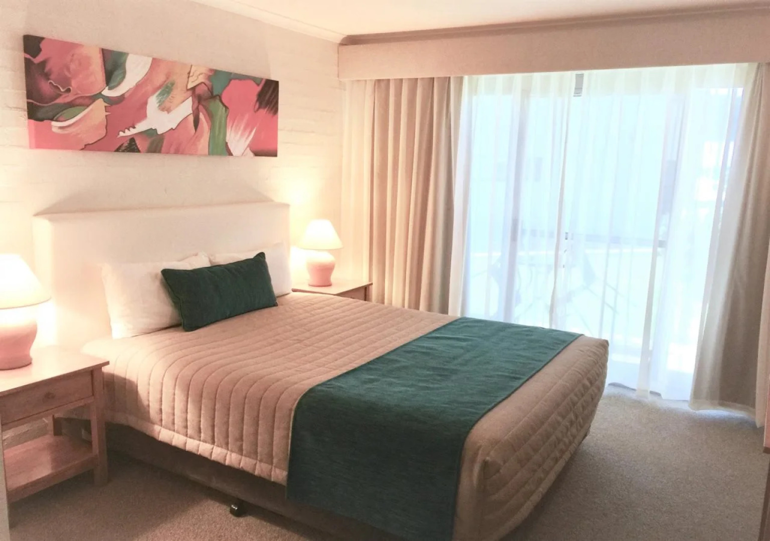 Mollymook Shored Hotel