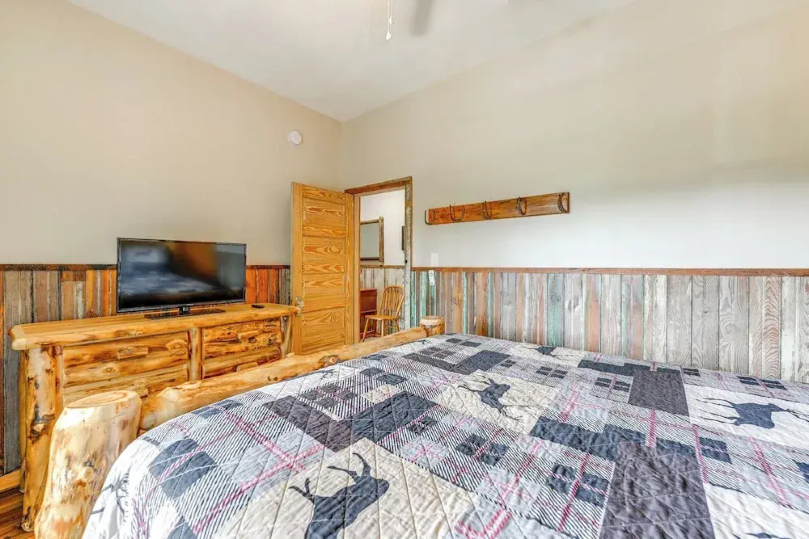 Bryson City Cabin: Hot Tub + Mtn View!