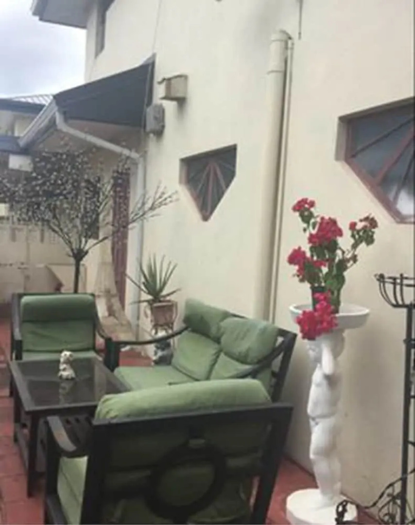 La Vie Est Belle Trinidad