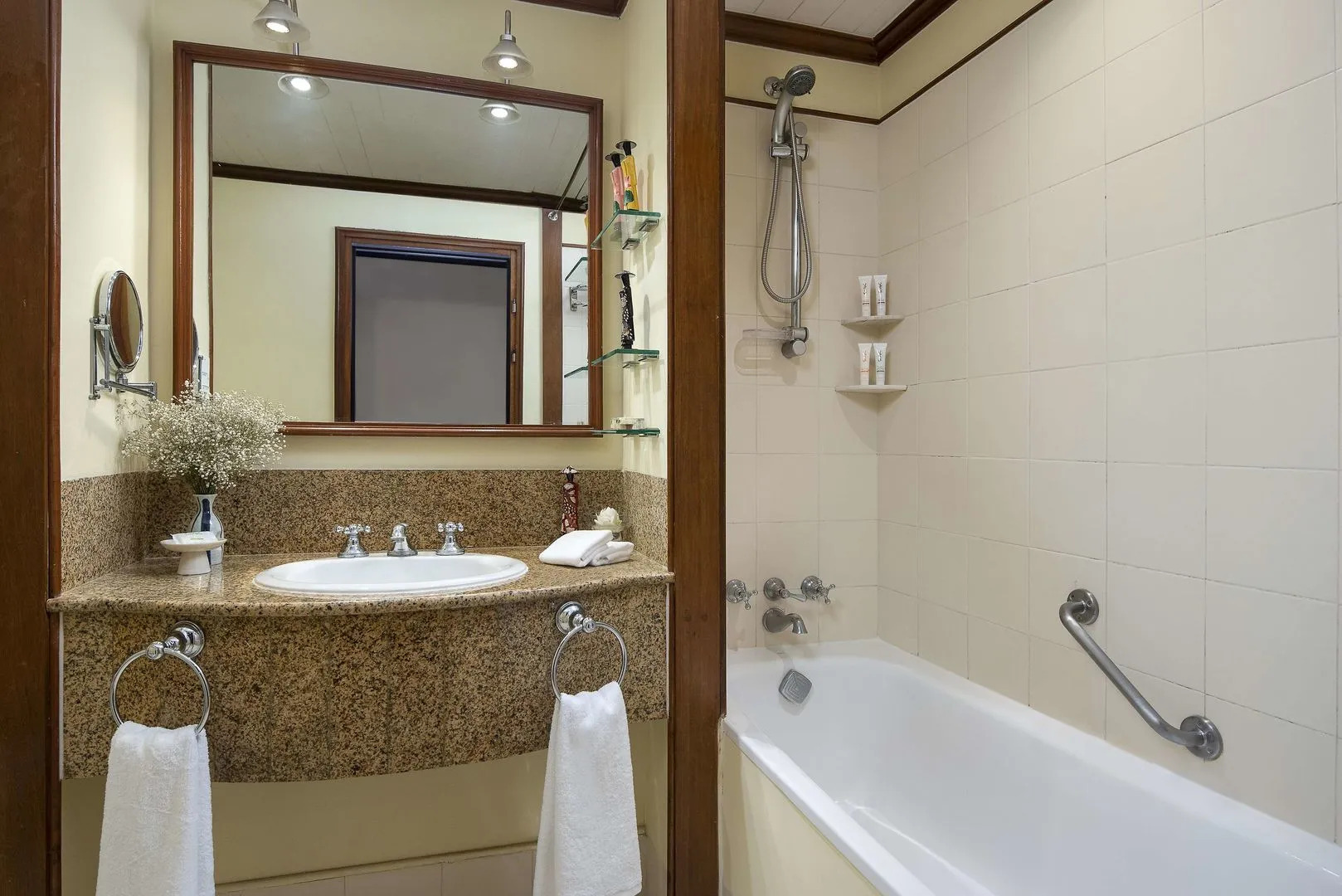 Hai Phong Harbour View Hotel
