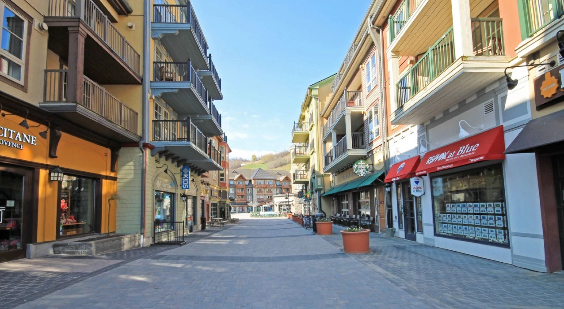 Mountain Views, Steps to BM Village, Hot Tub, BBQ.