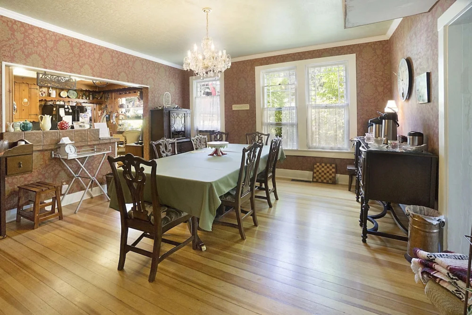 Avenue Hotel Bed and Breakfast