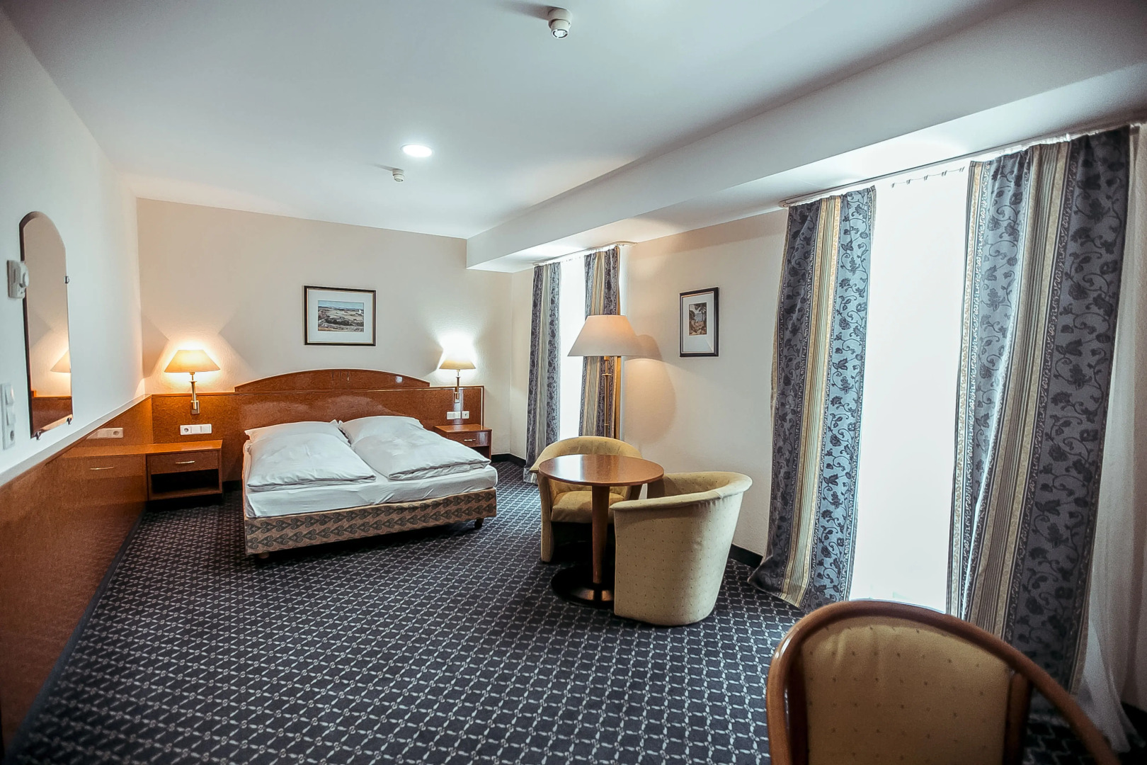 Шодлик Палас